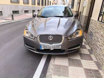 XF 2.7D V6 Premium Luxury Aut. Premium Luxury