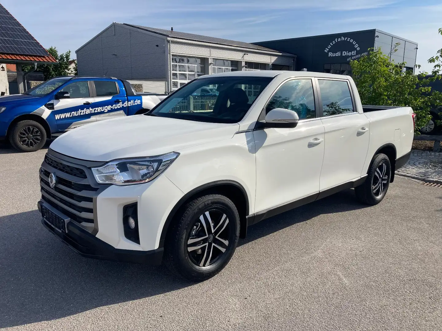 SsangYong Musso Musso Grand Crystal 2.2 Xdi 4WD*Kamera*AHK Weiß - 1