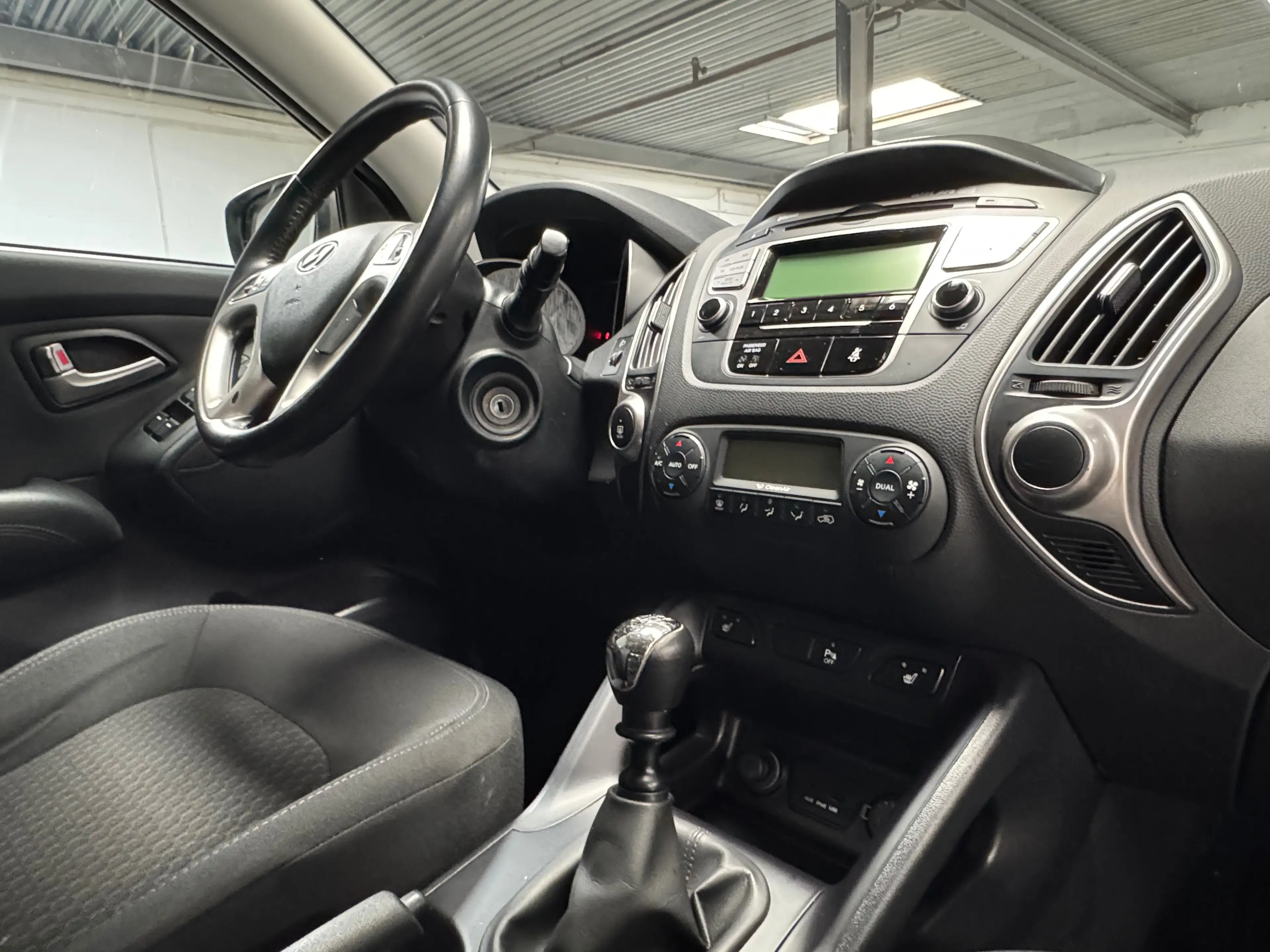 Hyundai iX35 5 Star Edition 2WD AHK Klima Tempomat PDC Scheckcheft — photo 13