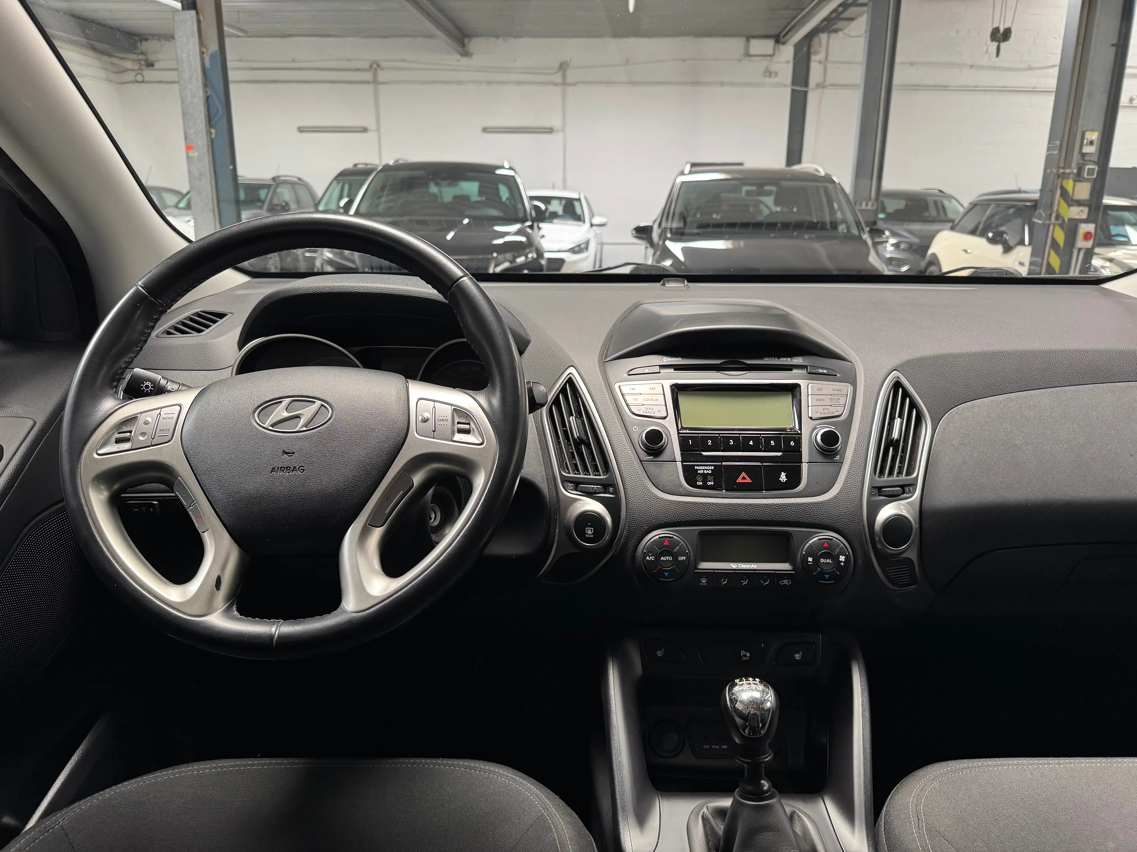 Hyundai iX35 5 Star Edition 2WD AHK Klima Tempomat PDC Scheckcheft — photo 11