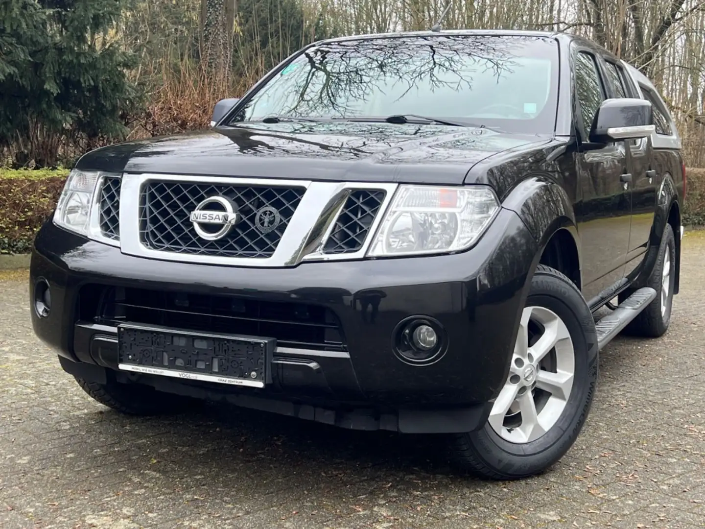 Nissan Navara Pickup Double Cab BUSINESS|4X4|AUT|1.HAND Black - 1