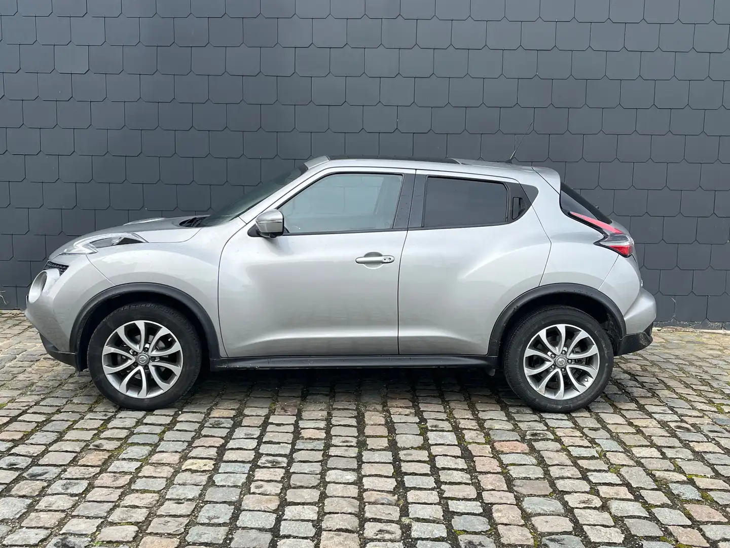 Nissan Juke 1.2 DIG-T 2WD Connect Edition Silber - 2