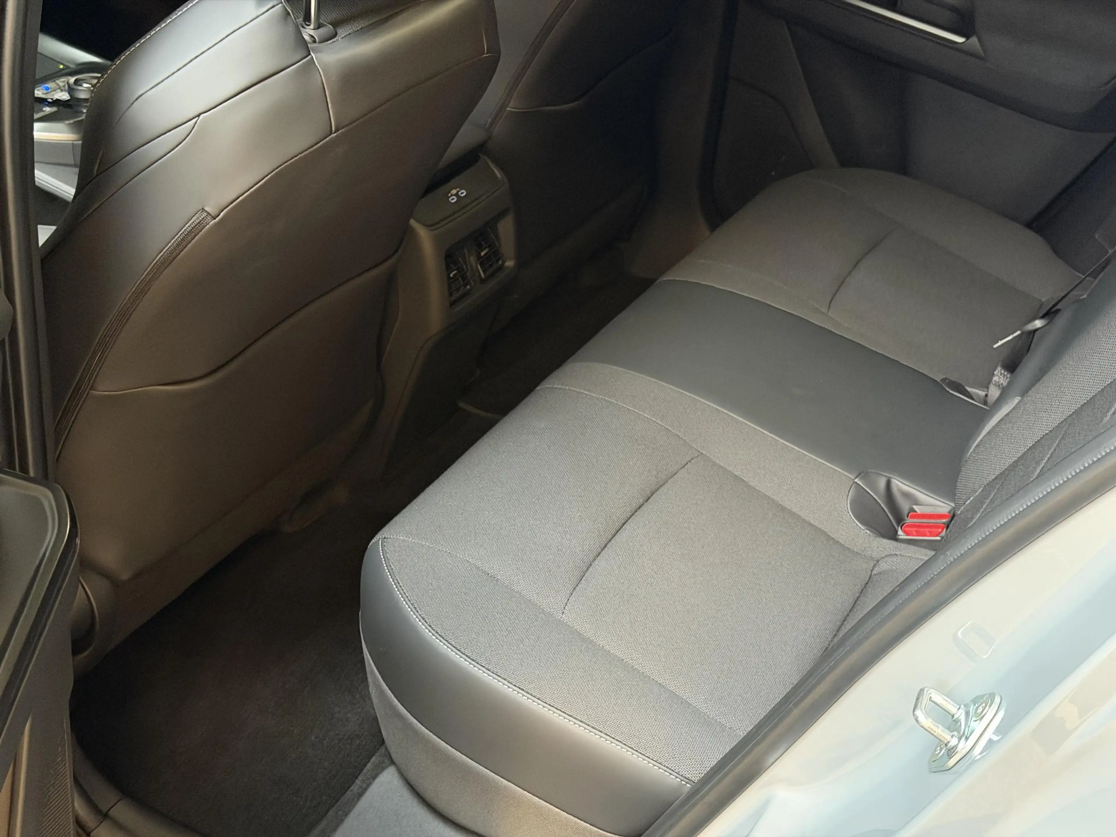 Toyota C-HR+ First Edition 77 kWh — photo 19