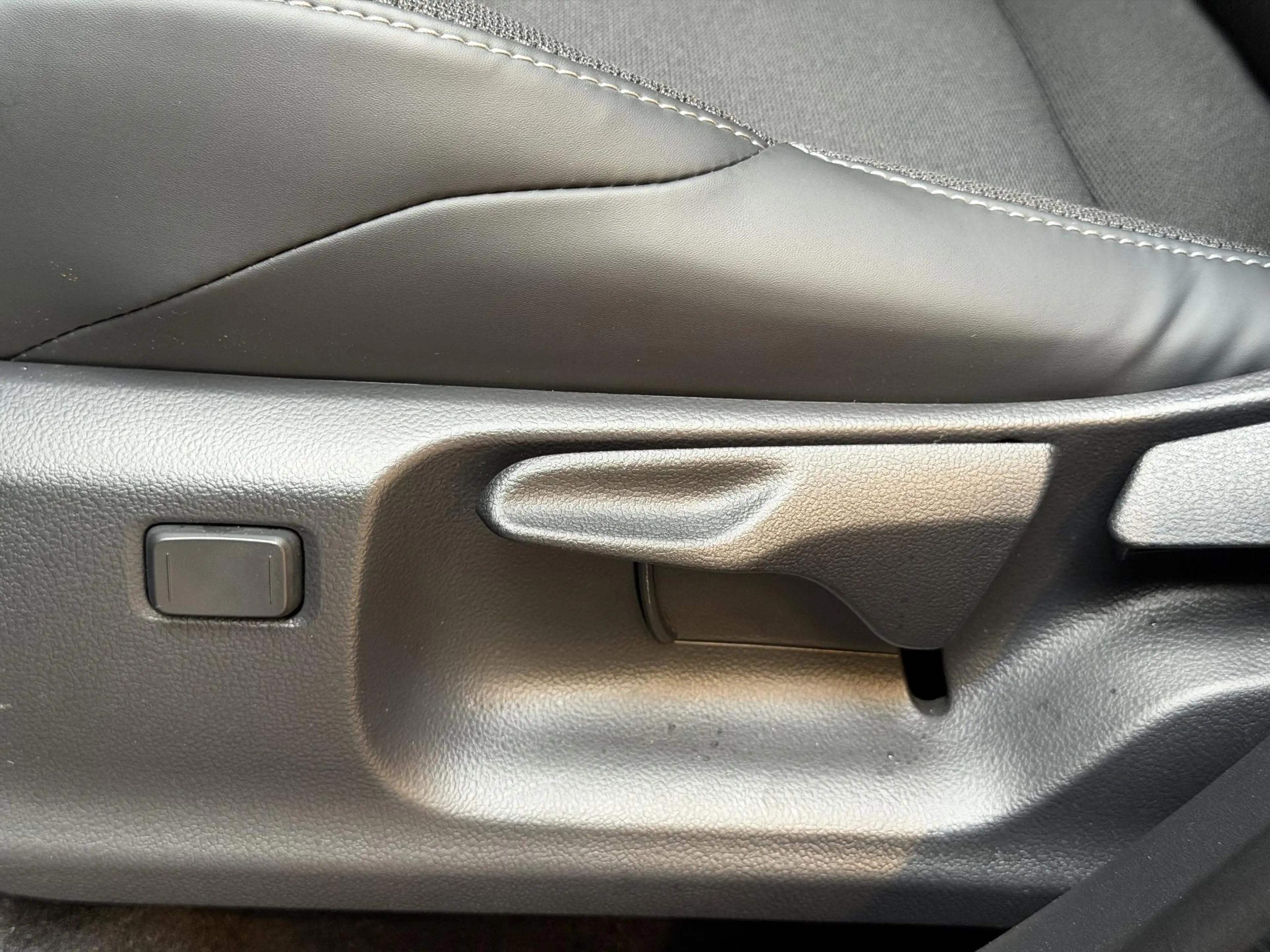 Toyota C-HR+ First Edition 77 kWh — photo 10