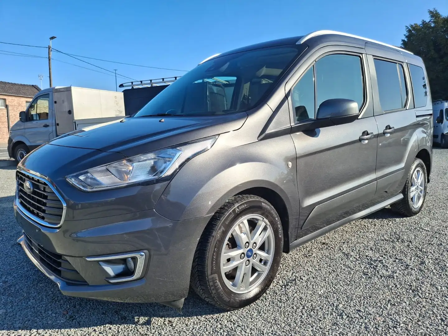 Ford Tourneo Connect 1.5 Tdci Titanium (EU6.2) 13.215 € htva Gris - 1