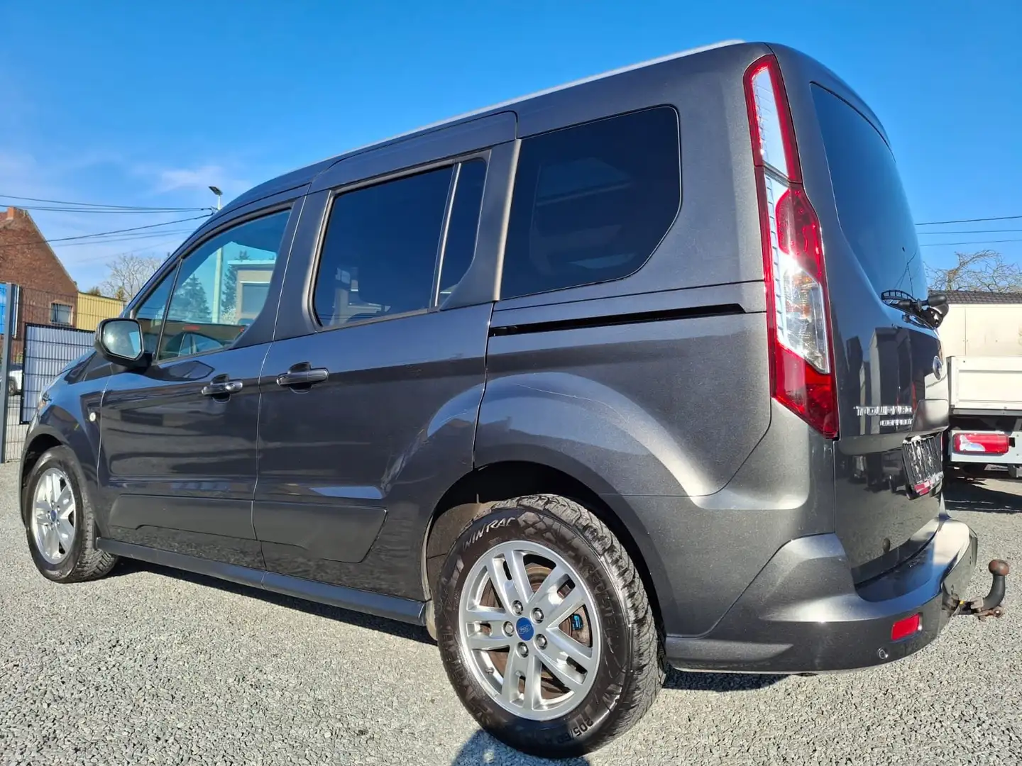 Ford Tourneo Connect 1.5 Tdci Titanium (EU6.2) 13.215 € htva Gris - 2