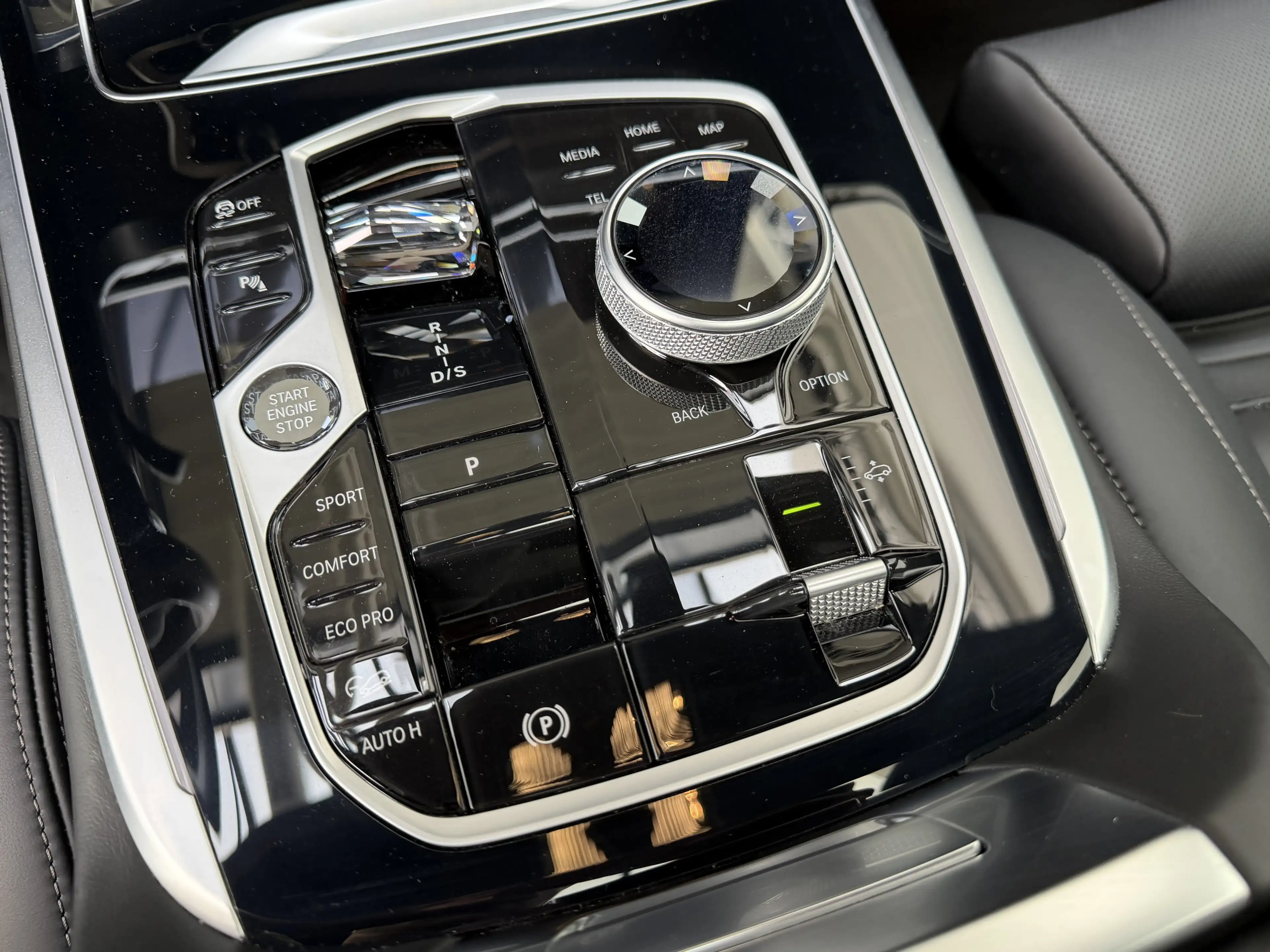 BMW X7 xDrive40i M Sport Pro Sitzlüftung 360° ACC — photo 11