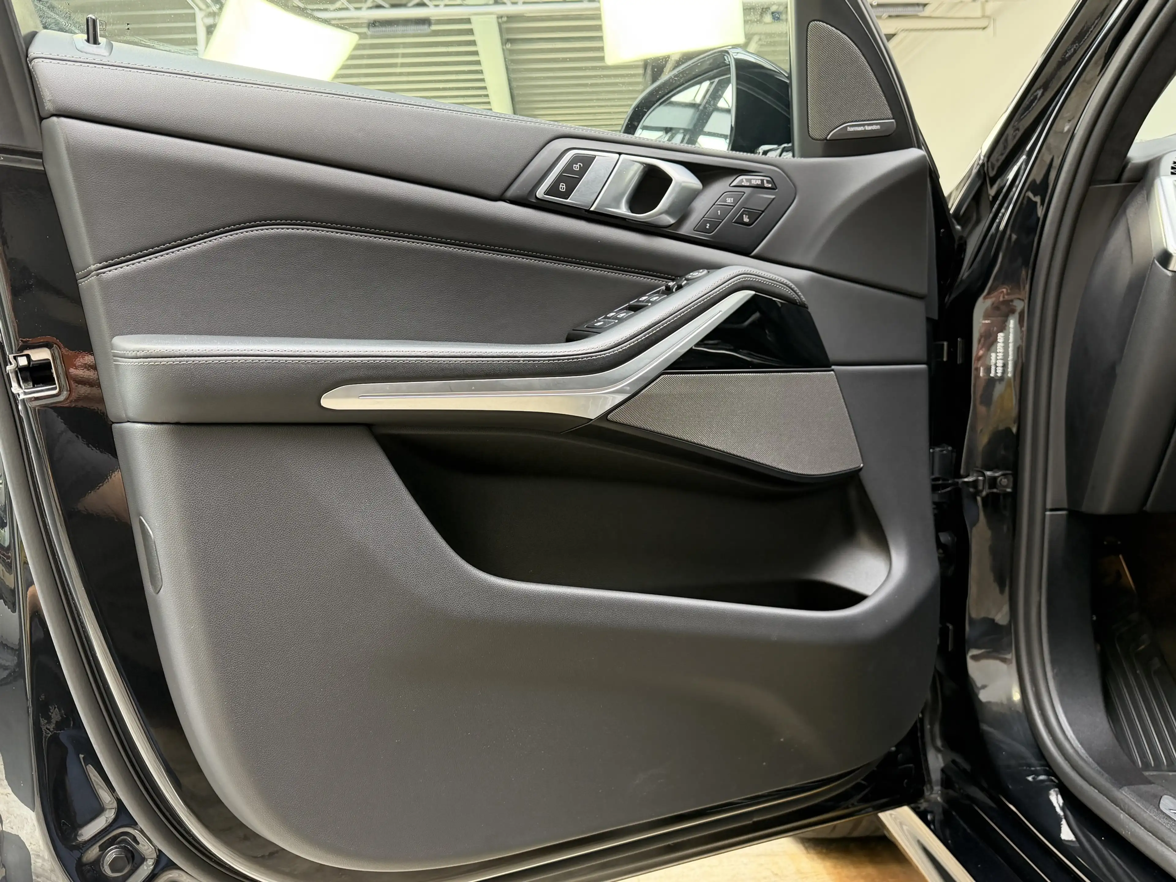 BMW X7 xDrive40i M Sport Pro Sitzlüftung 360° ACC — photo 15