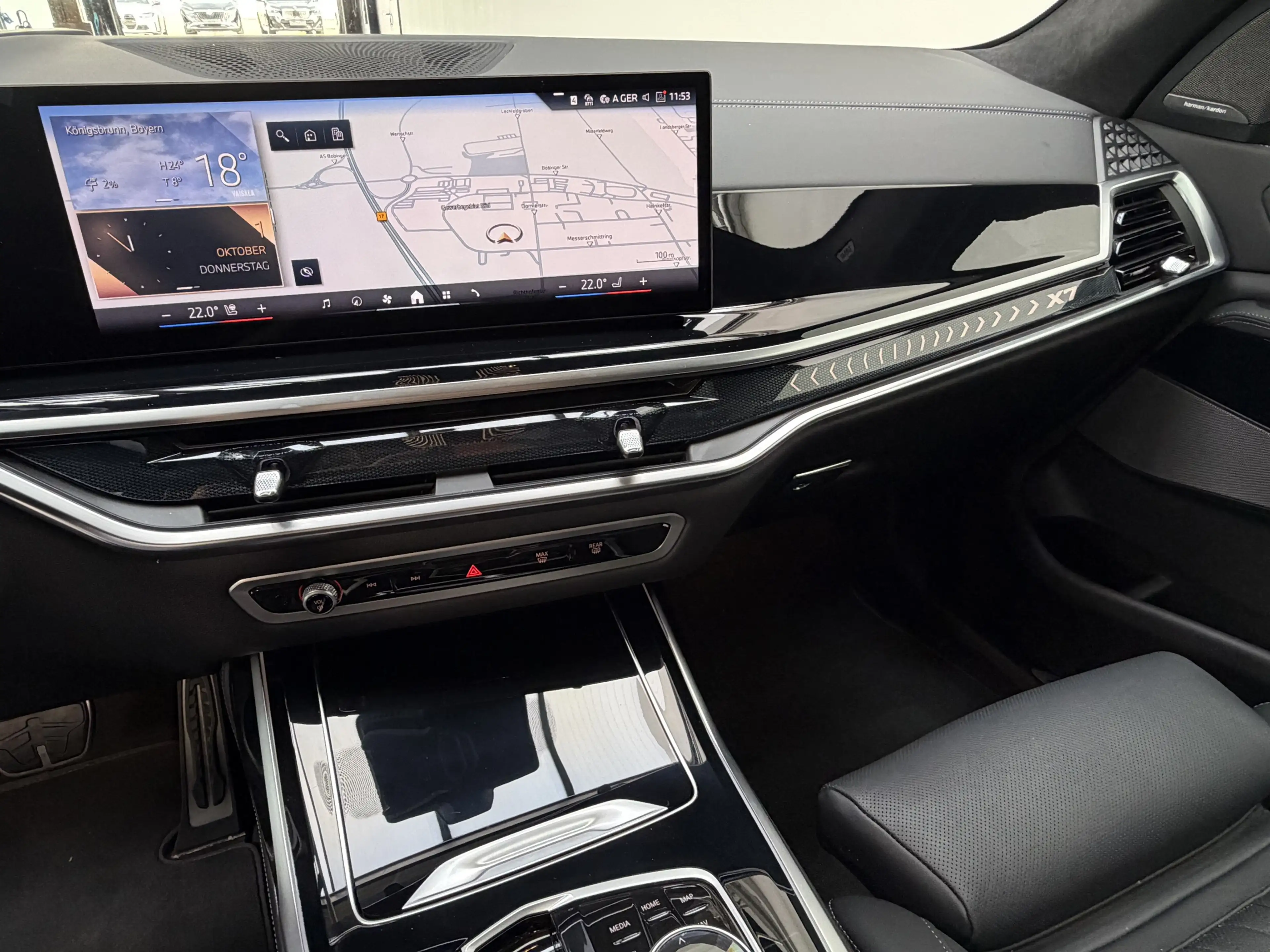 BMW X7 xDrive40i M Sport Pro Sitzlüftung 360° ACC — photo 9