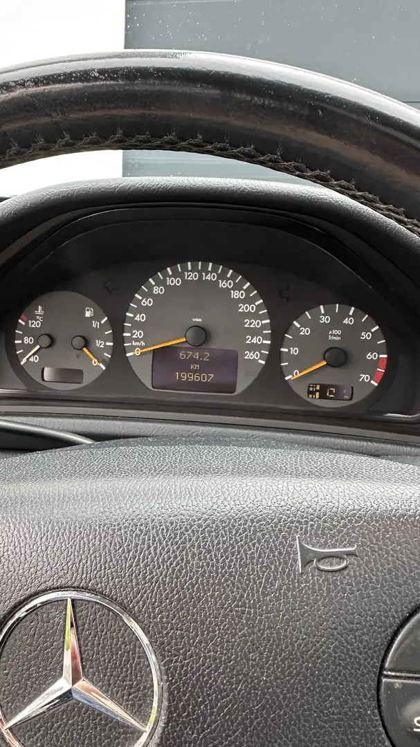 Mercedes-Benz CLK 320 Coupe Avantgarde - 2