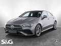 Mercedes-Benz CLA 180 Coupé AMG KAMERA+LED+NAVI+CARPLAY+18" Grijs - thumbnail 1