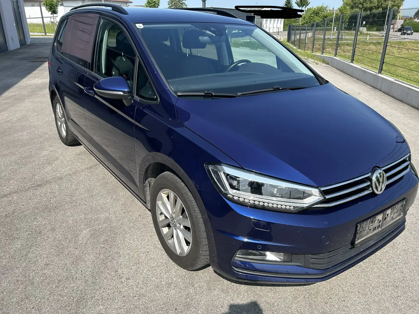 Volkswagen Touran Comfortline 1,6 SCR TDI Blau - 1