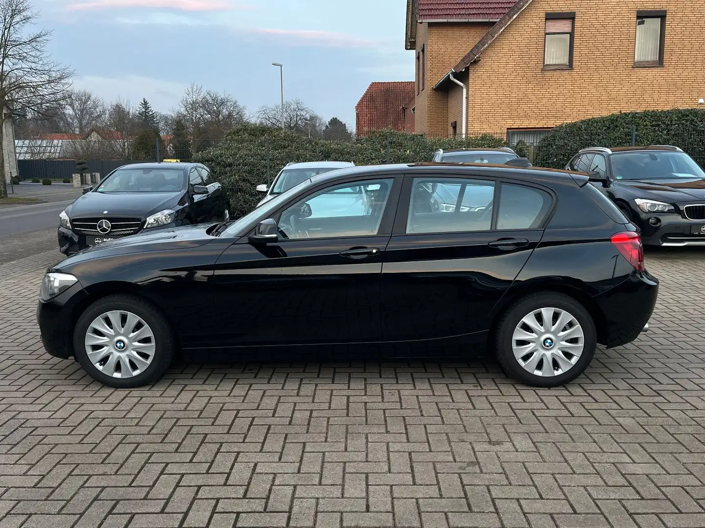 BMW 116 d+Navi+Service neu+Reifen & Bremsklöt. neuw. Schwarz - 2