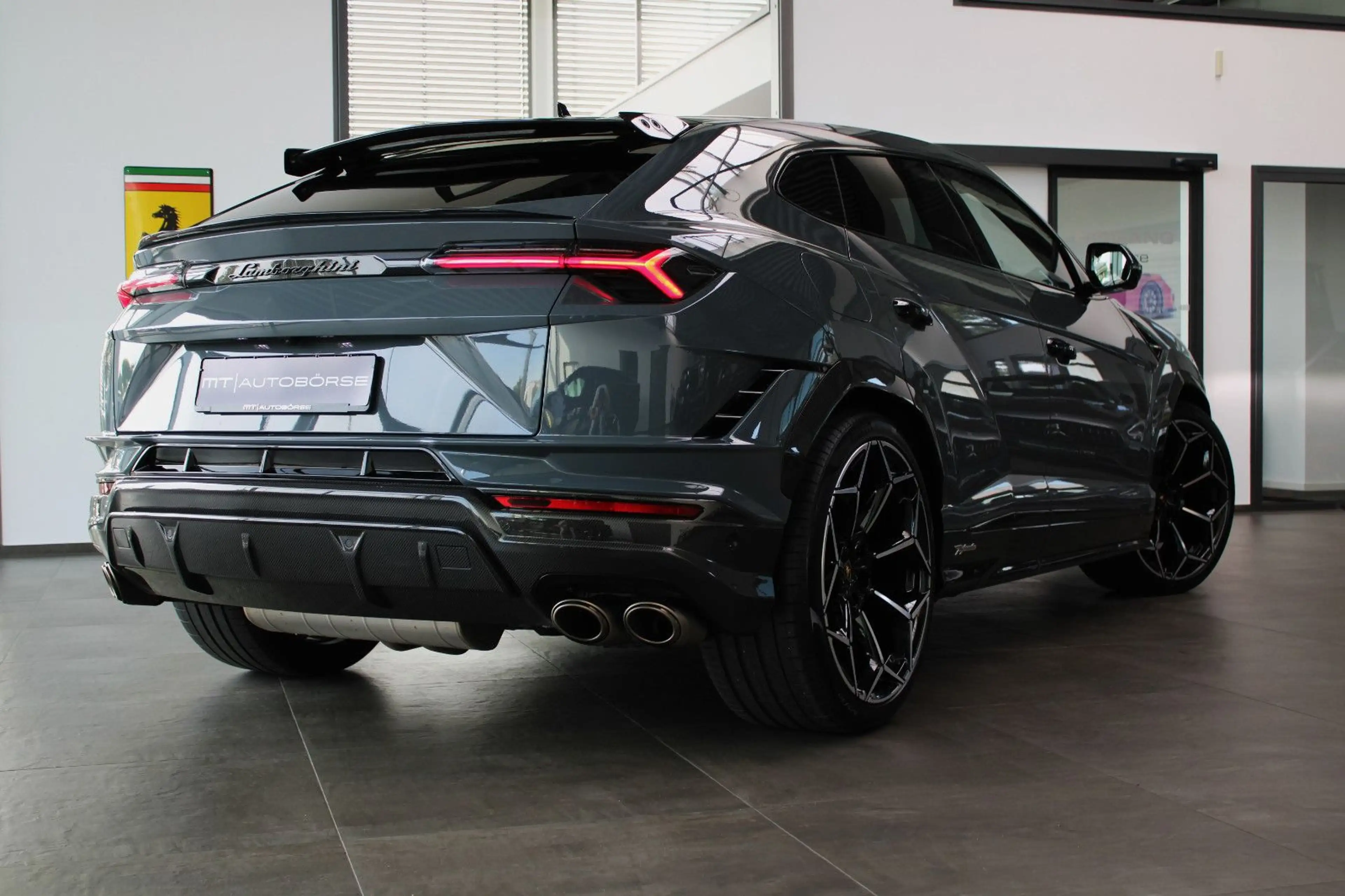 Lamborghini Urus URUS PERFORMANTE EXKLUSIV FULL CARBON/B&O 3D/23" — photo 7