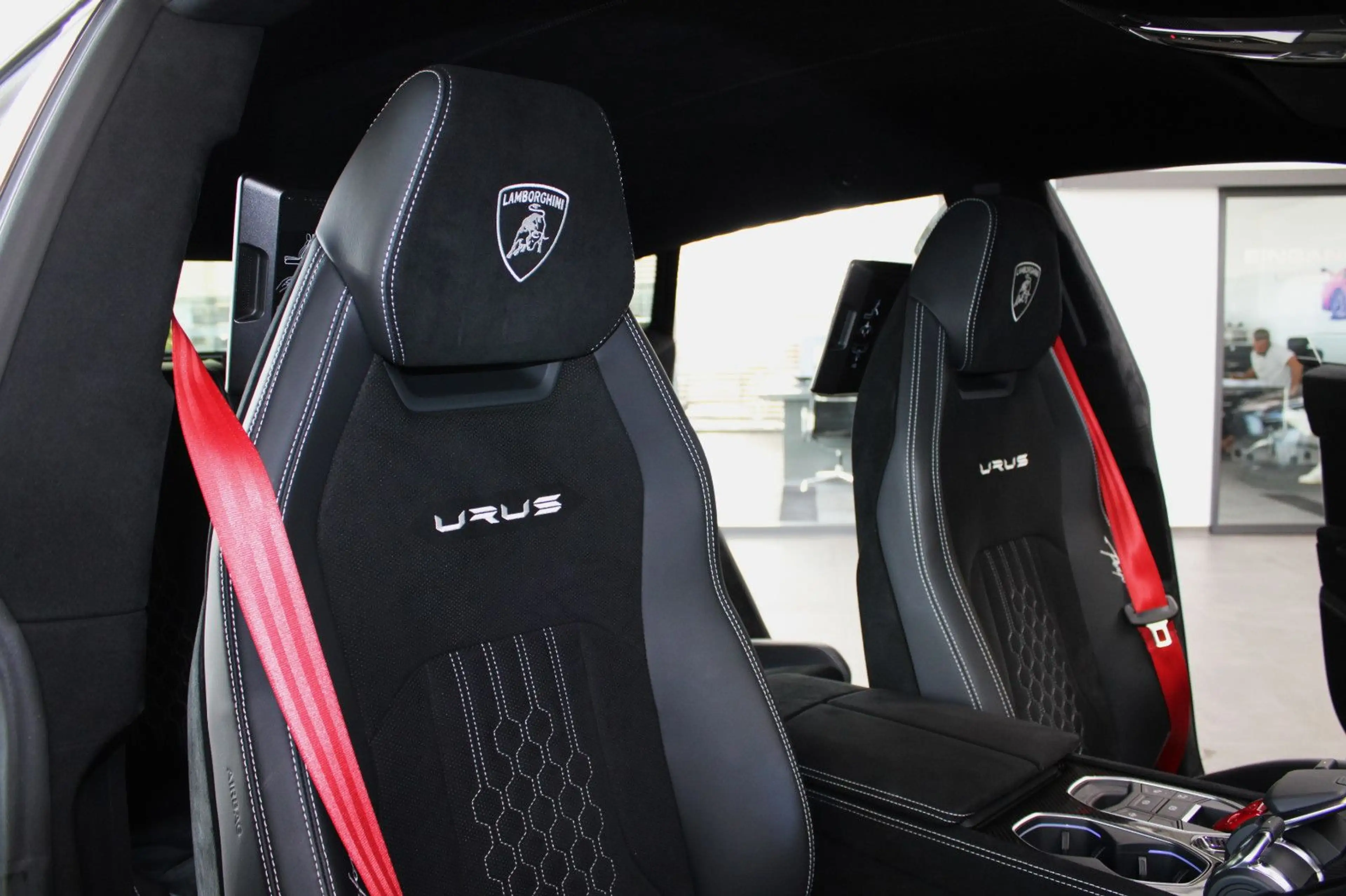 Lamborghini Urus URUS PERFORMANTE EXKLUSIV FULL CARBON/B&O 3D/23" — photo 14