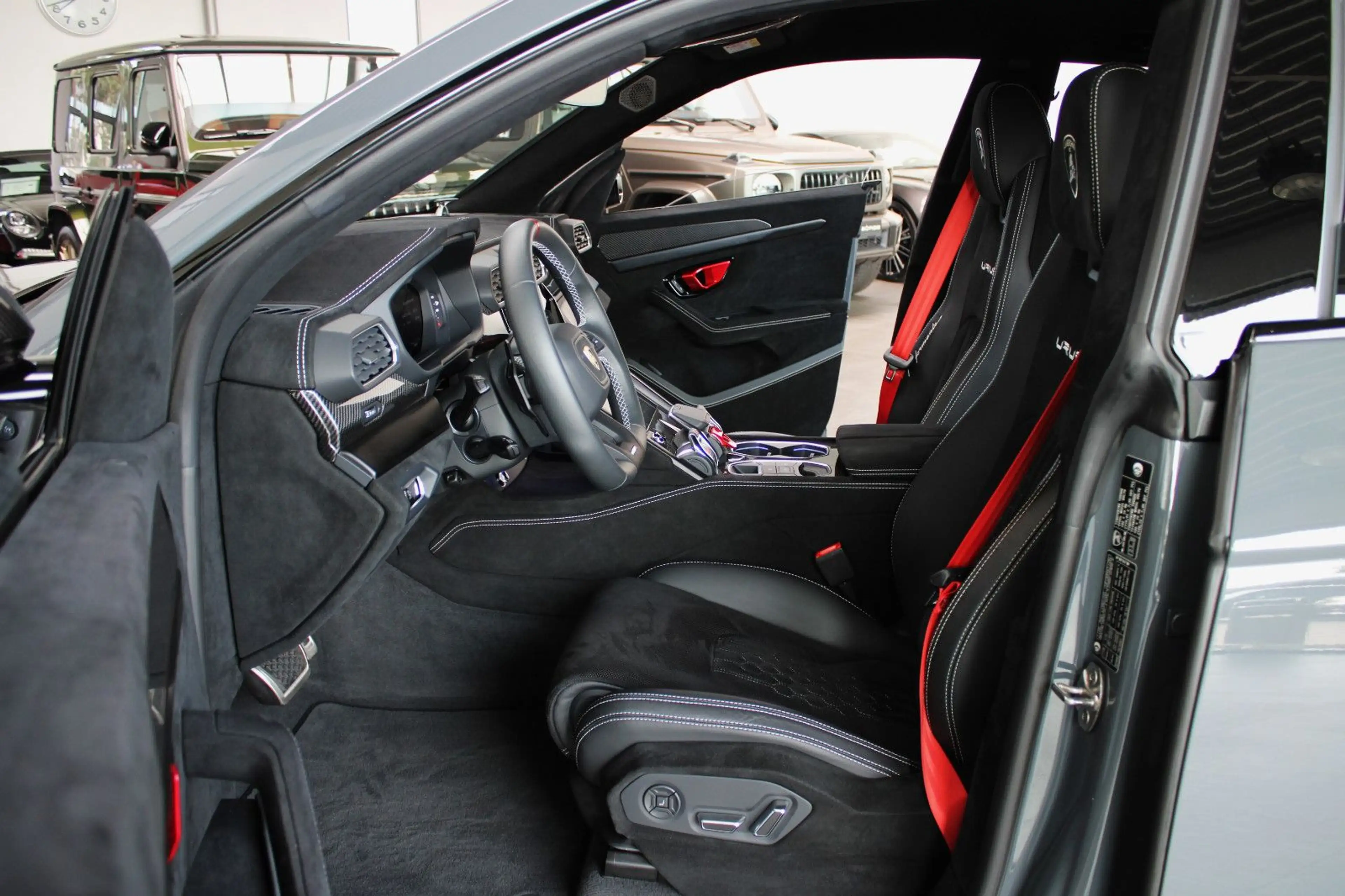 Lamborghini Urus URUS PERFORMANTE EXKLUSIV FULL CARBON/B&O 3D/23" — photo 2
