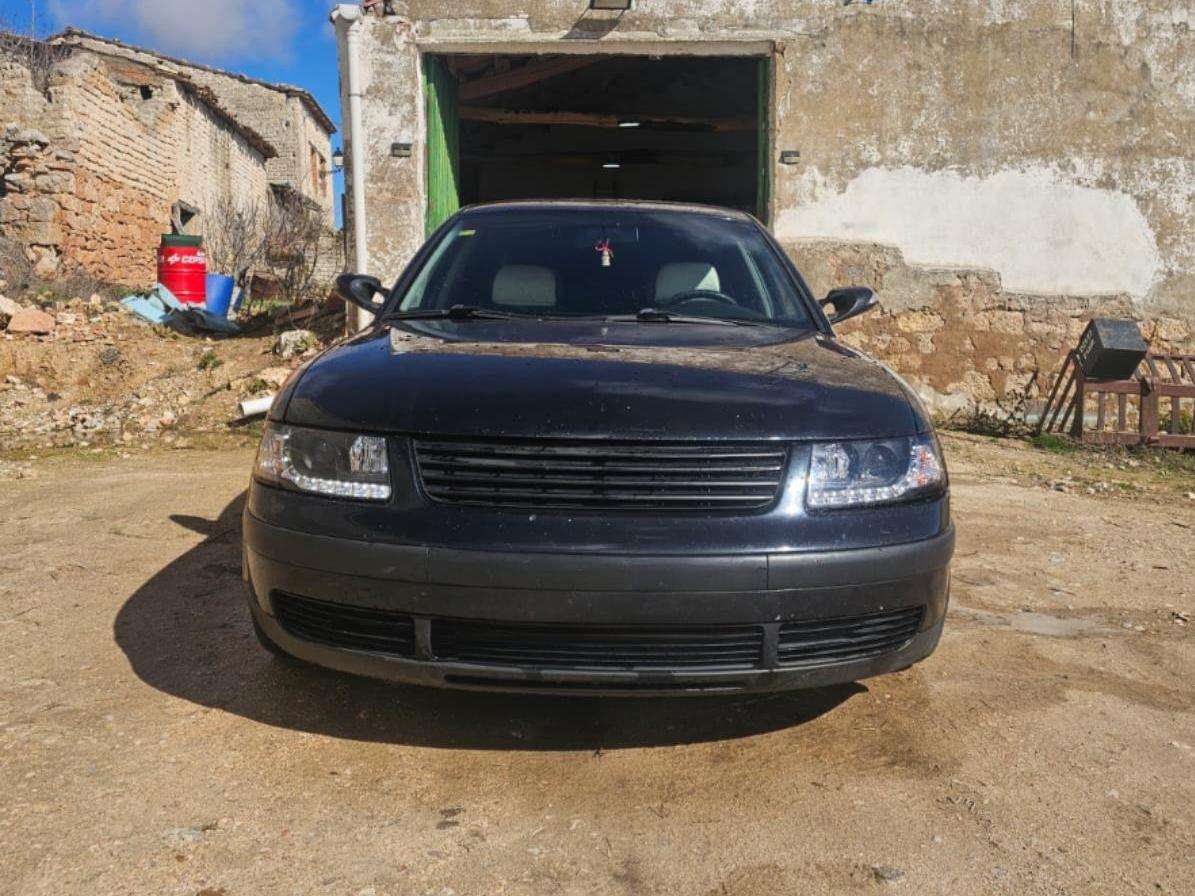 Volkswagen Passat Passat 1.9TDI Highline 110 Highline - foto 1