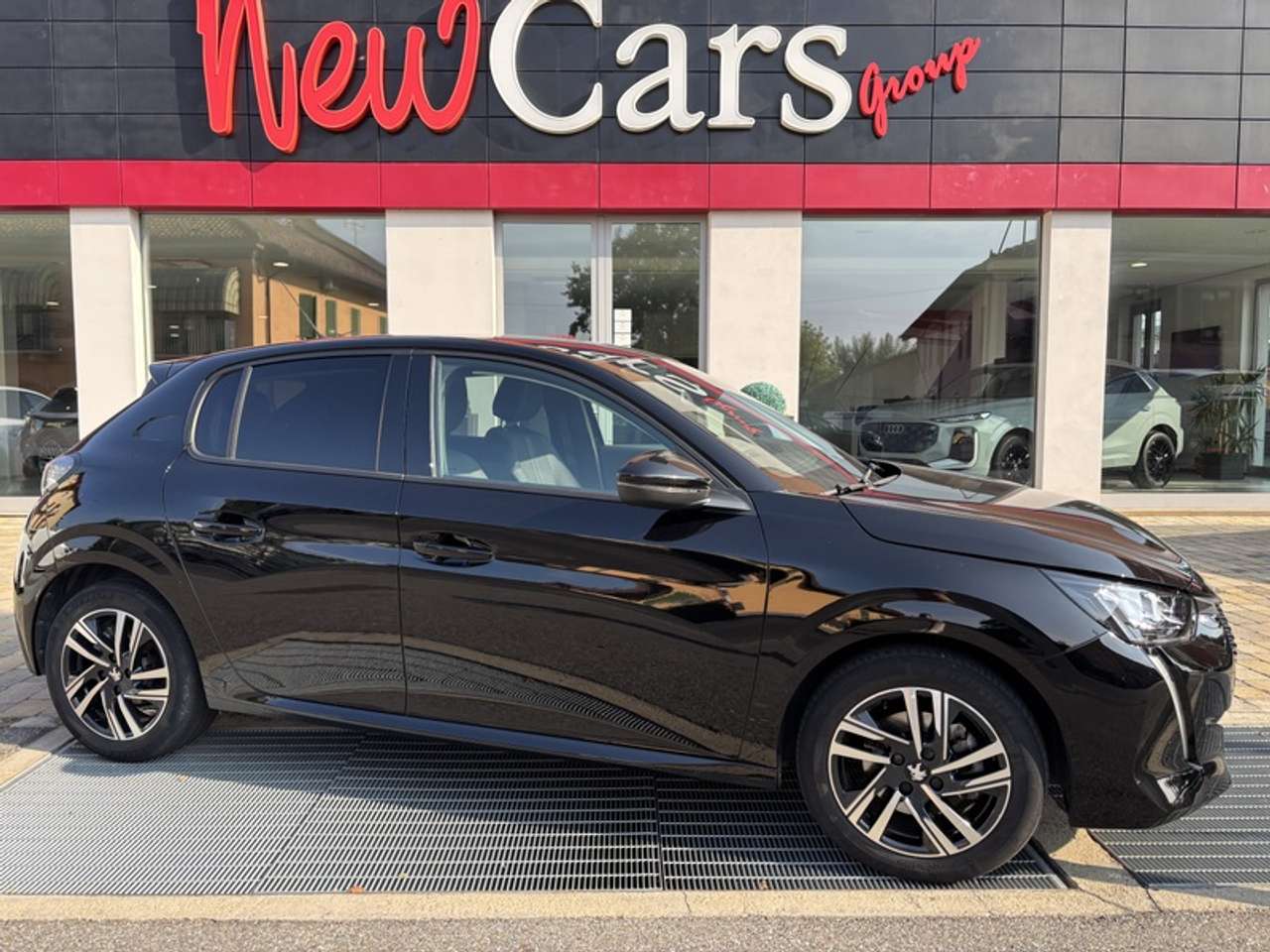 Peugeot 208 208 1.2 puretech Active Pack s&s 100cv  LED-APP CONNECT-16"