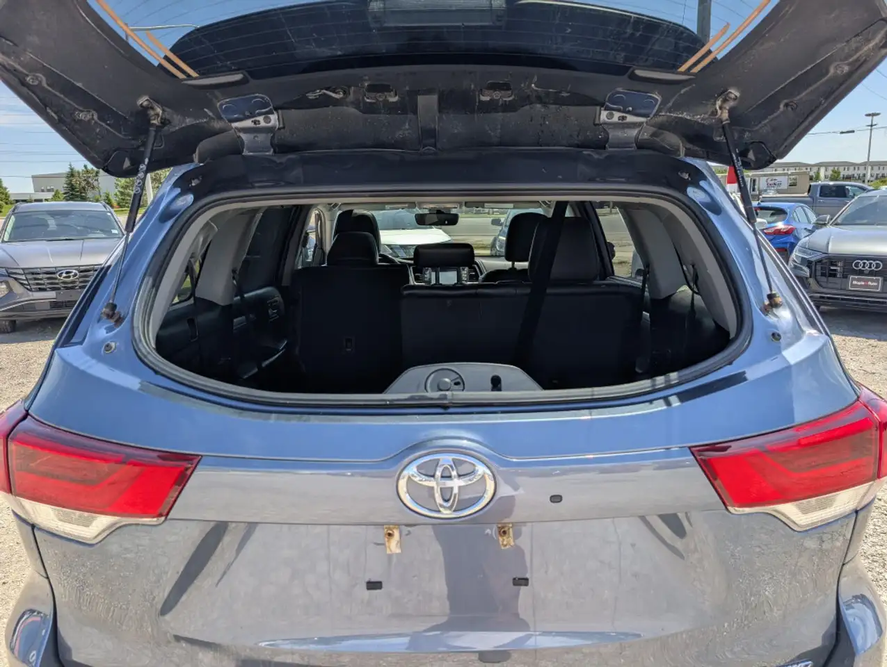 Toyota Highlander снимка Toyota Highlander