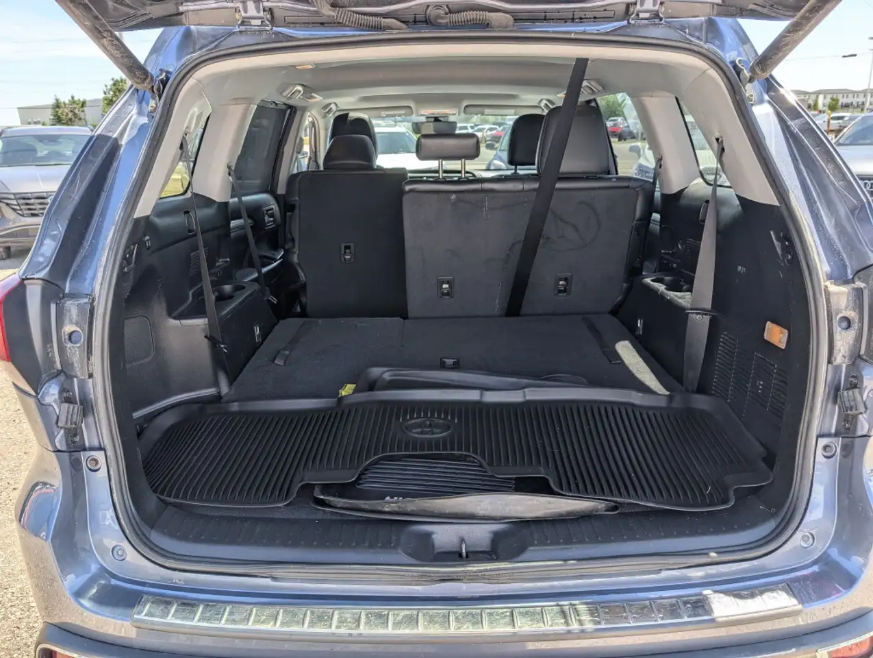 Toyota Highlander снимка Toyota Highlander