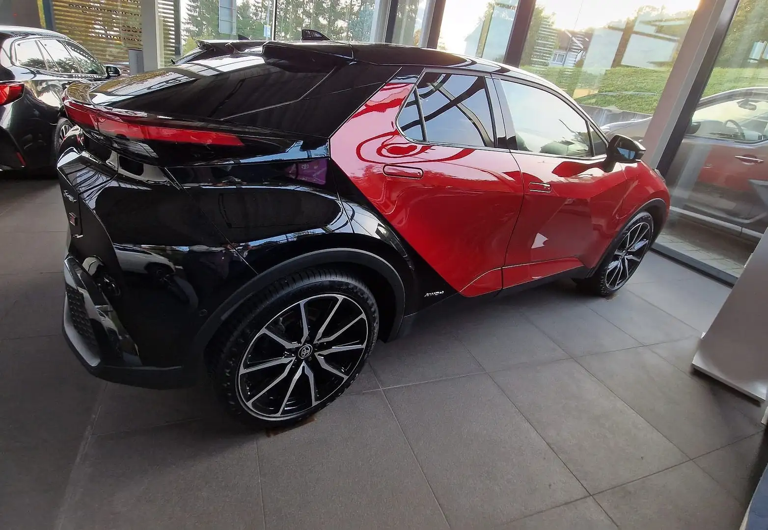 Toyota C-HR 2.0 Hybrid GR Sport Rot - 2