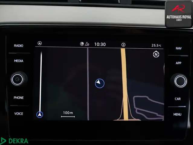 Volkswagen Passat view 14