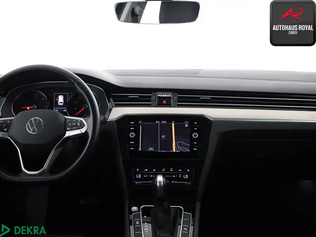 Volkswagen Passat view 9