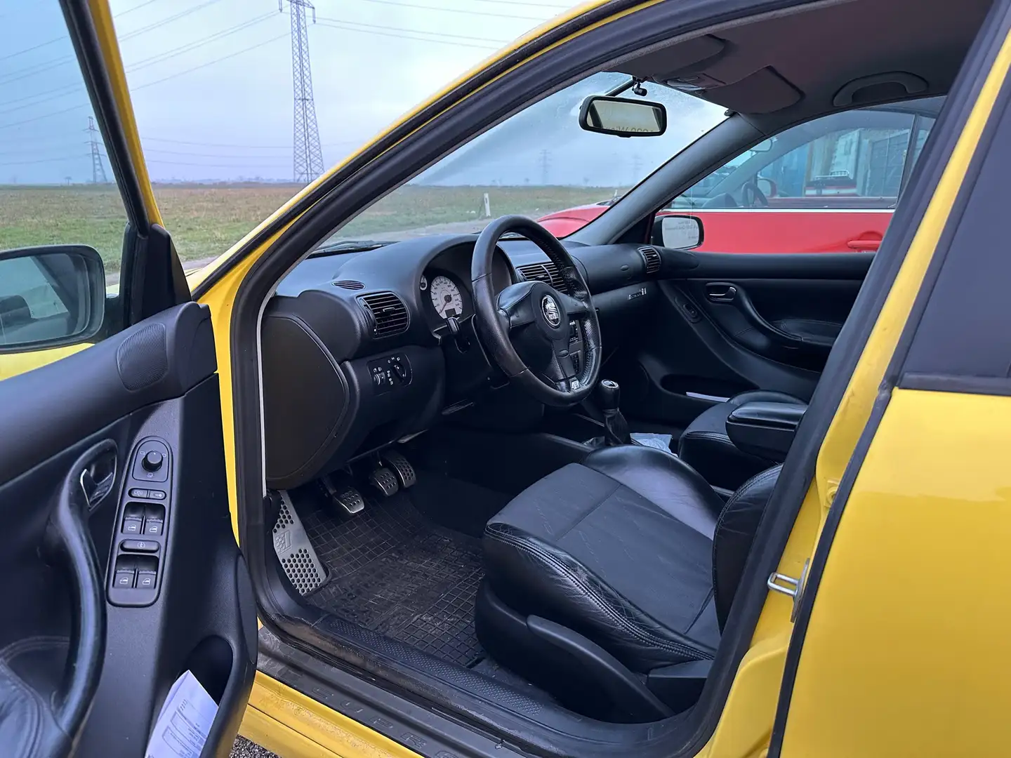 SEAT Leon Cupra Yellow - 1