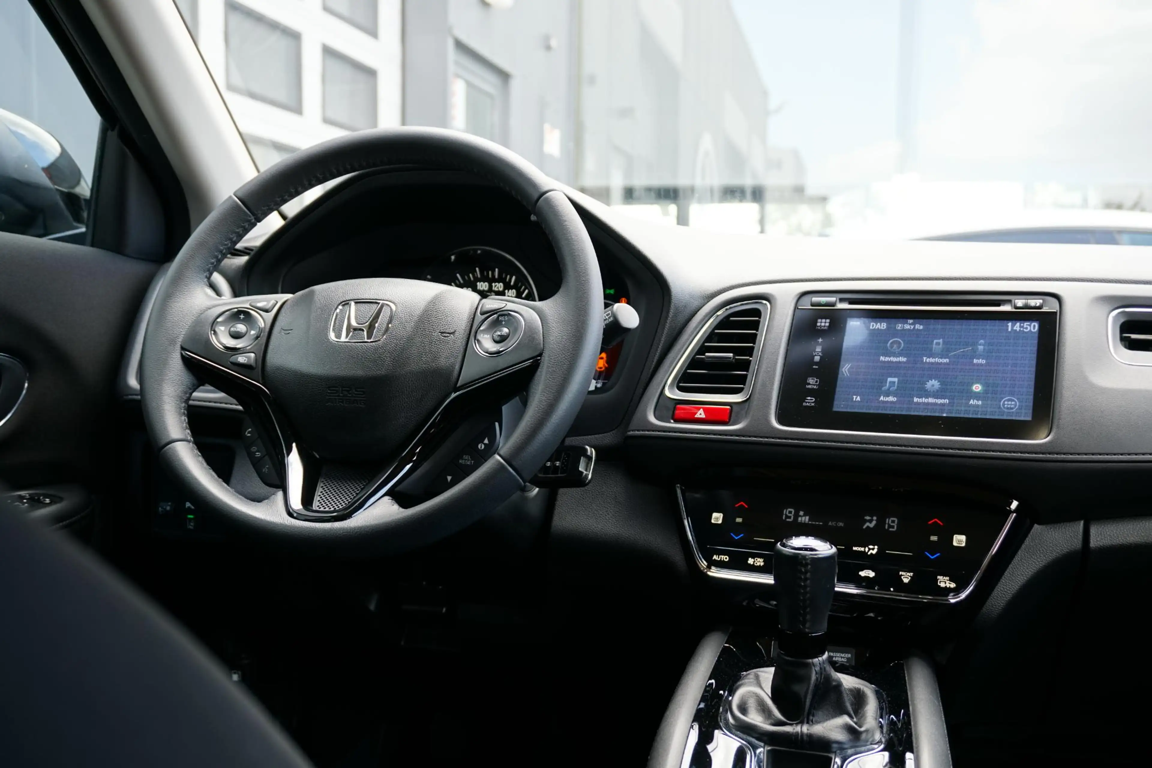 Honda HR-V 1.5 i-VTEC Executive + NAVI / DAB / SENSOREN / STO — photo 15