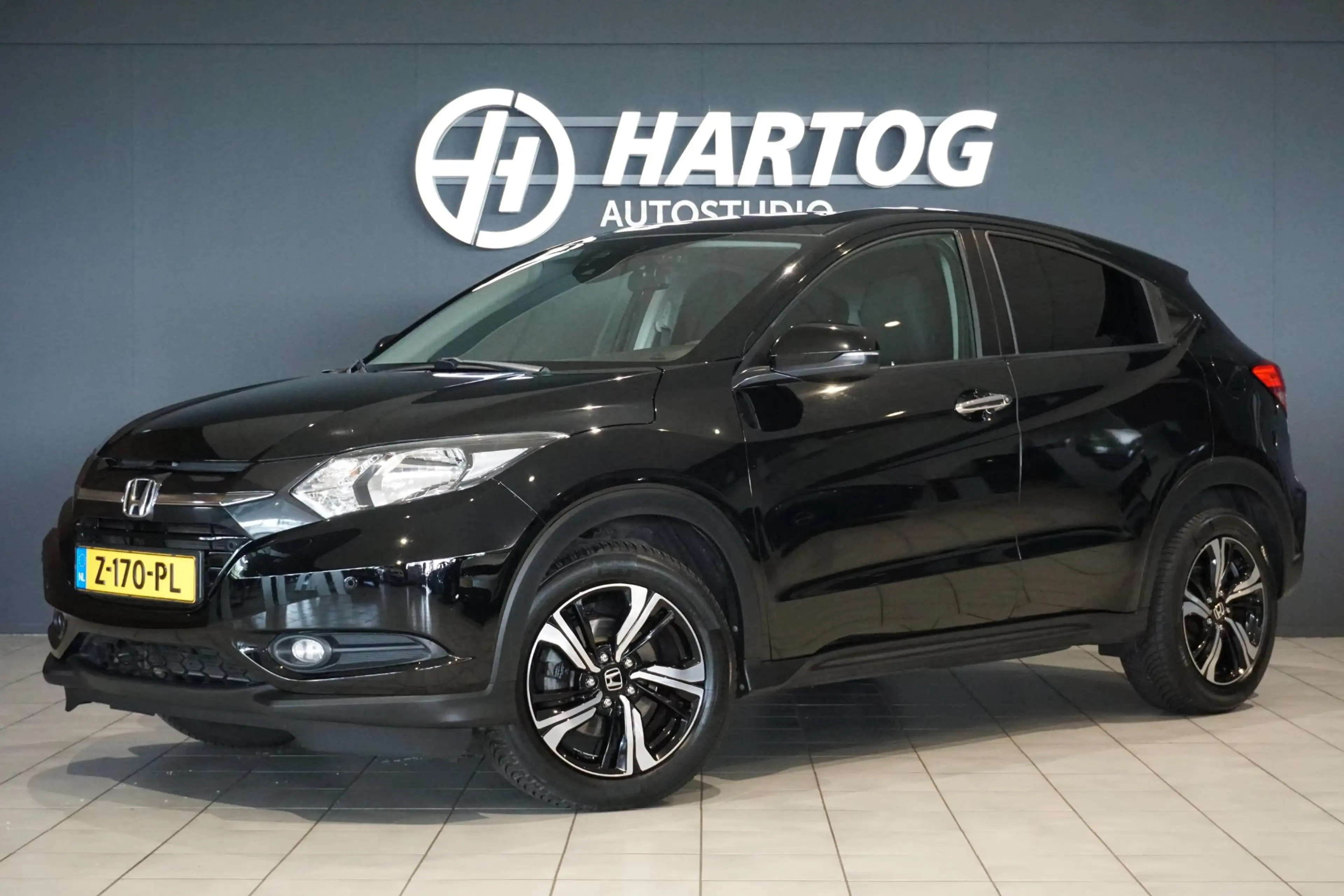 Honda HR-V 1.5 i-VTEC Executive + NAVI / DAB / SENSOREN / STO