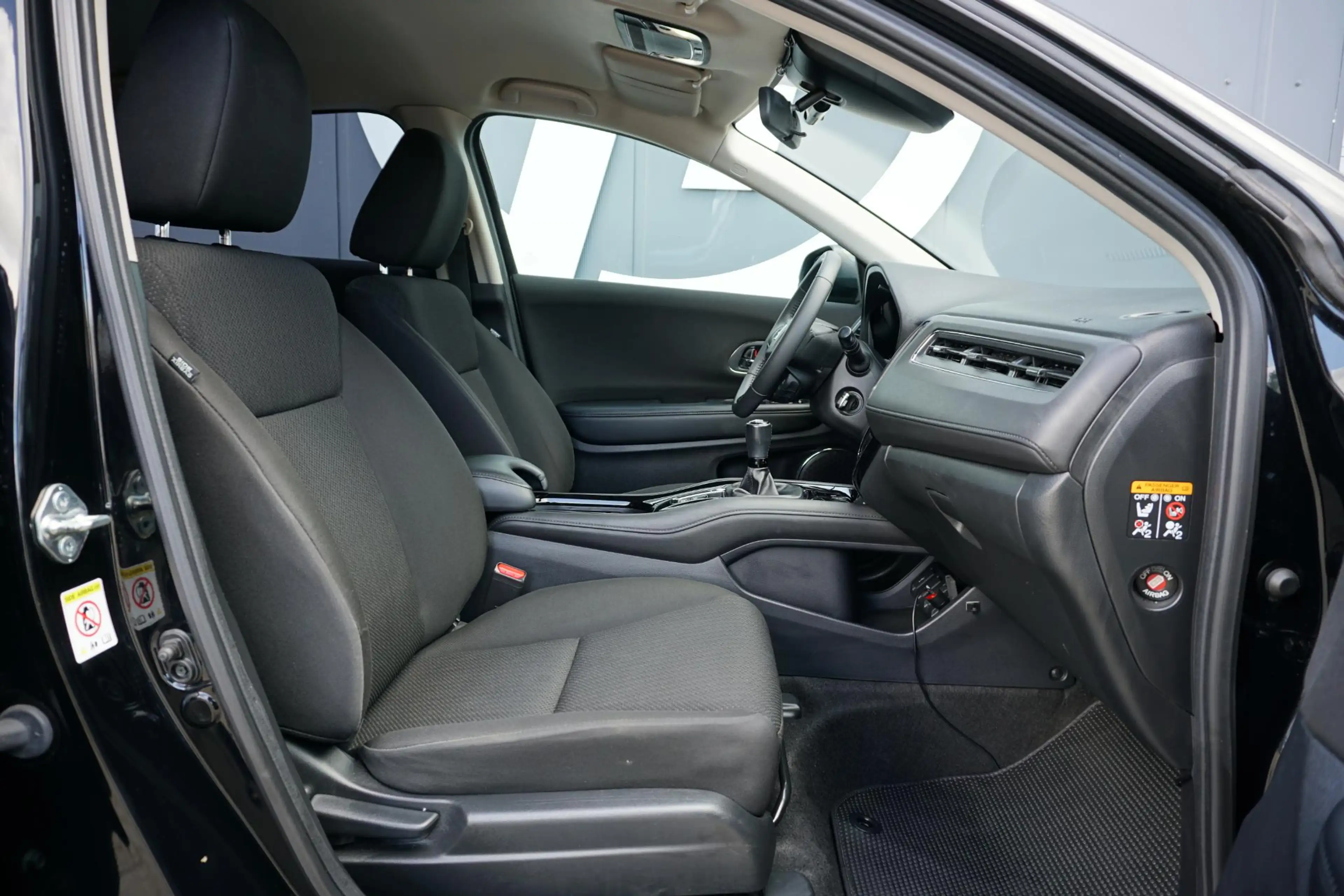 Honda HR-V 1.5 i-VTEC Executive + NAVI / DAB / SENSOREN / STO — photo 8