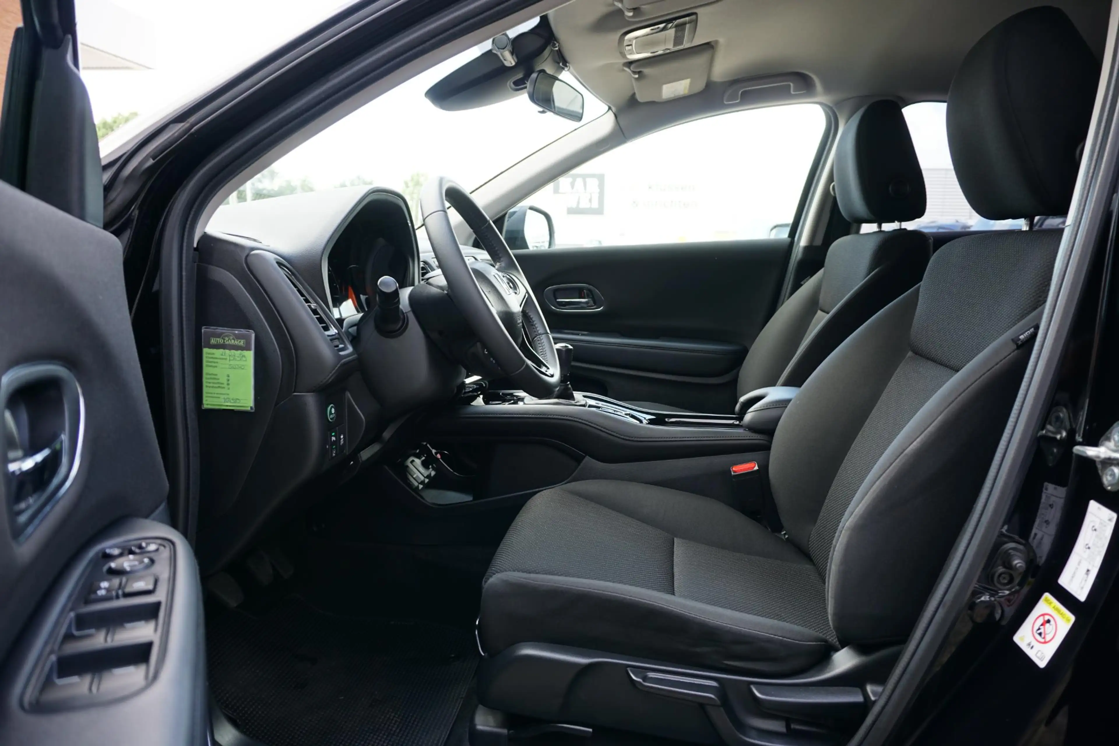 Honda HR-V 1.5 i-VTEC Executive + NAVI / DAB / SENSOREN / STO — photo 13
