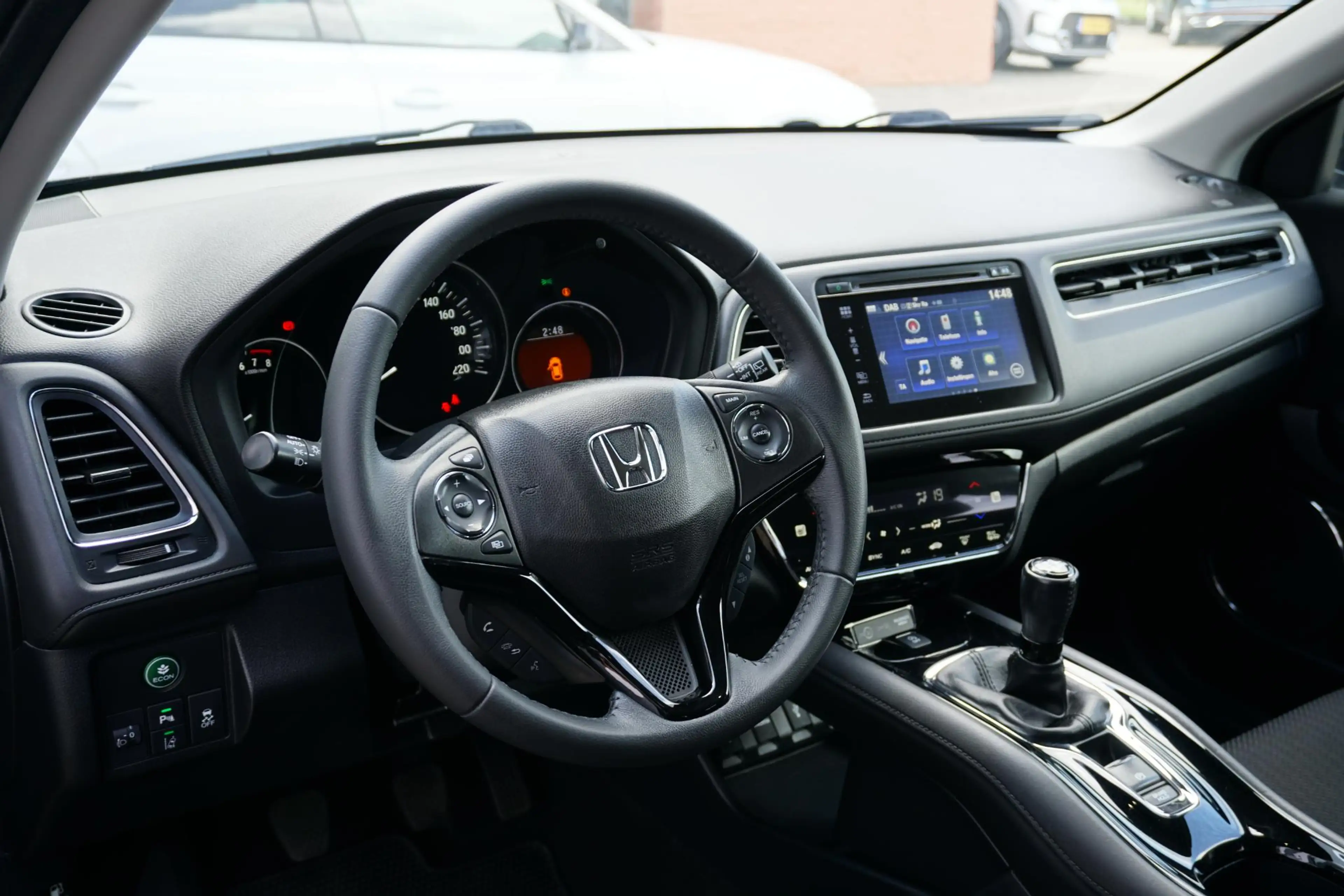 Honda HR-V 1.5 i-VTEC Executive + NAVI / DAB / SENSOREN / STO — photo 12