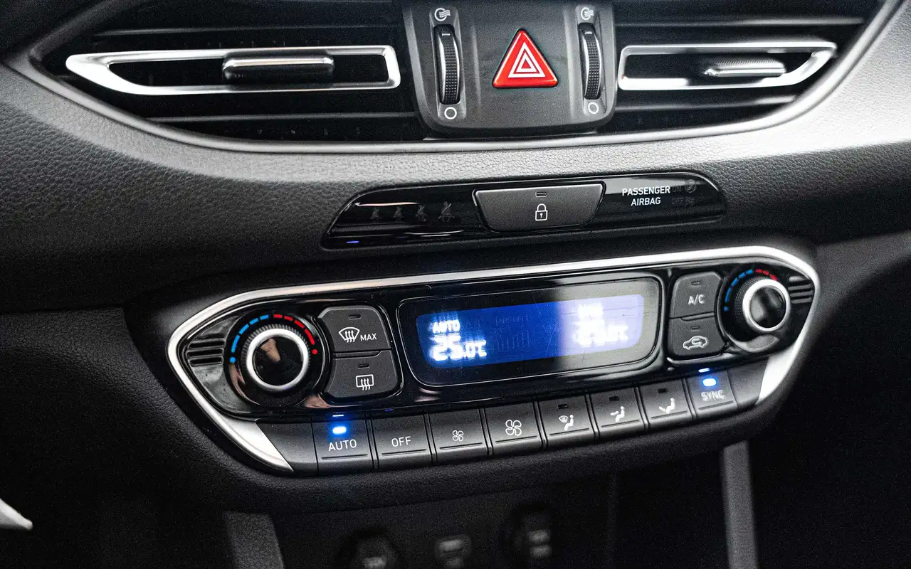 Hyundai i30 i30 1.0 T-GDi DCT Techno Incl. LED - Camera 16