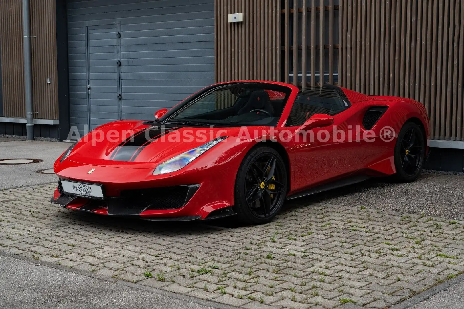 Ferrari 488 Spider Lift, Carbon, Racing Seats Rood - 1