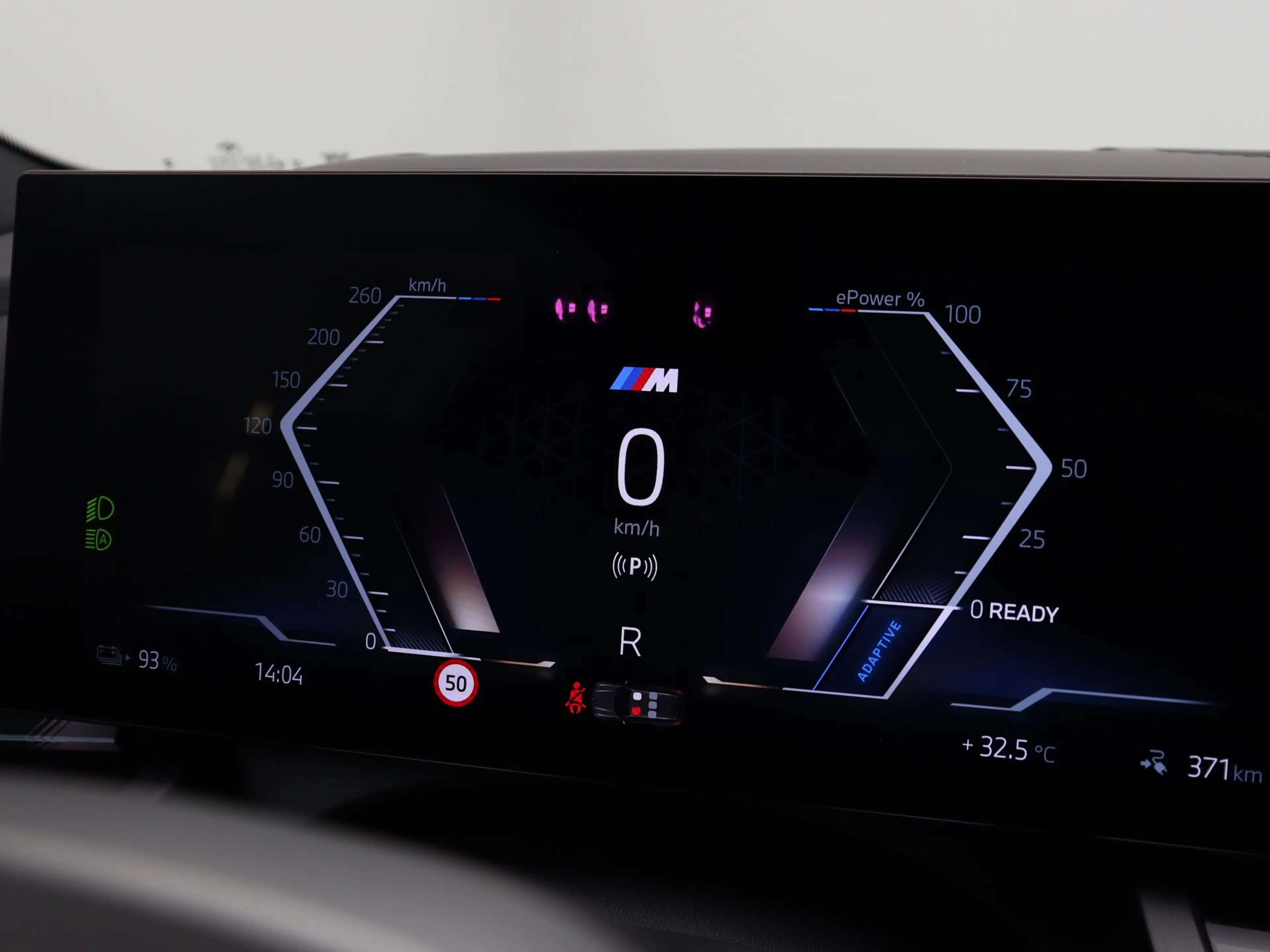 BMW i5 Touring eDrive40 84 kWh M-Sport Pro SoH 100% — photo 3