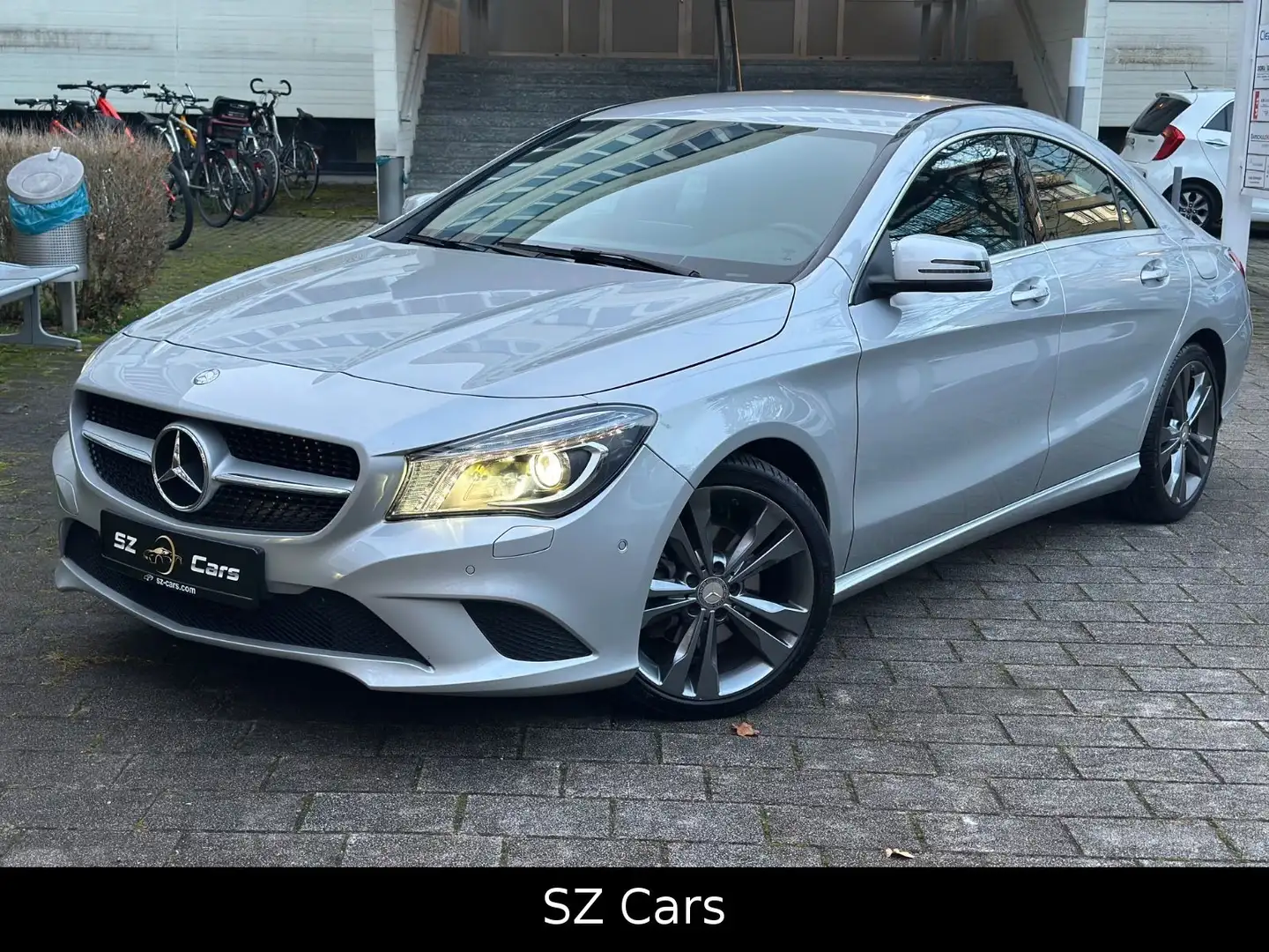 Mercedes-Benz CLA 180 Sportsitze*KAMERA*LED*TEMP*SHZ Silber - 1