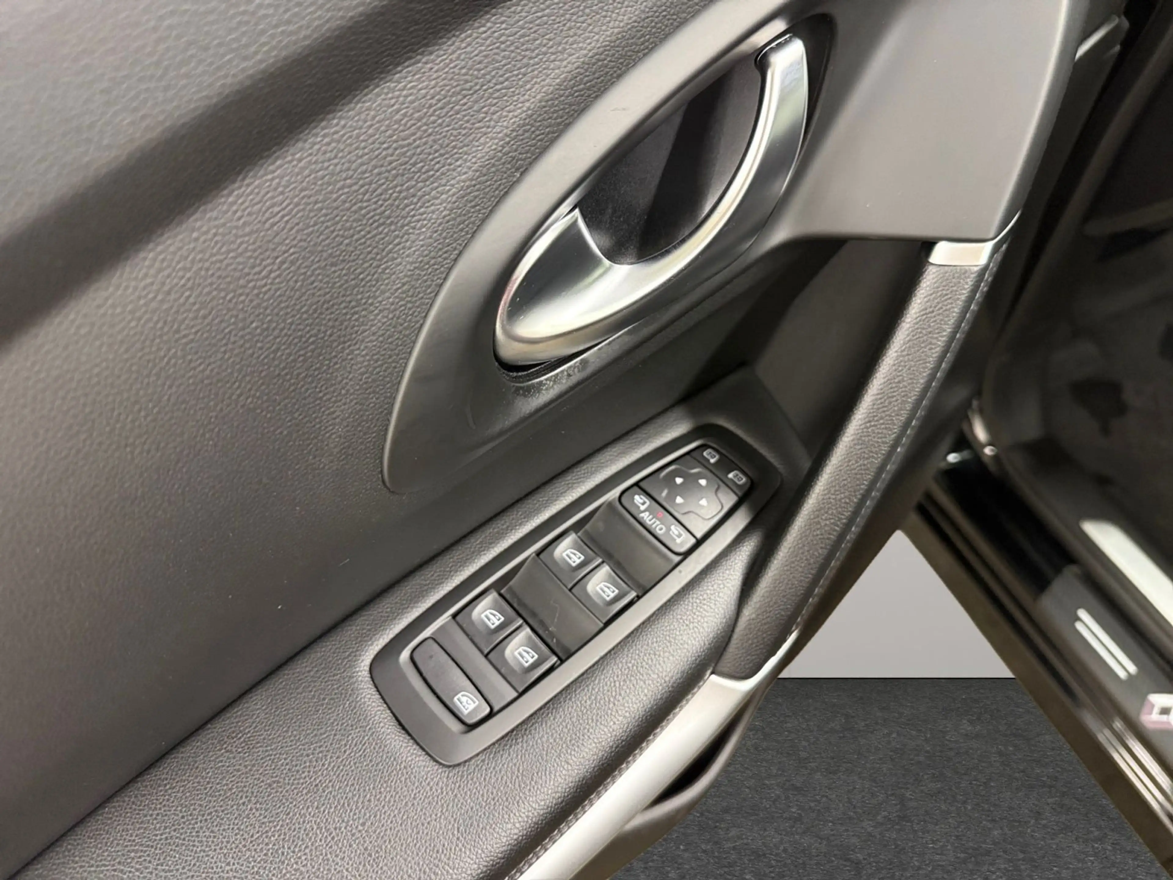 Renault Kadjar 1.3TCe BLACK EDITION EDC — photo 13