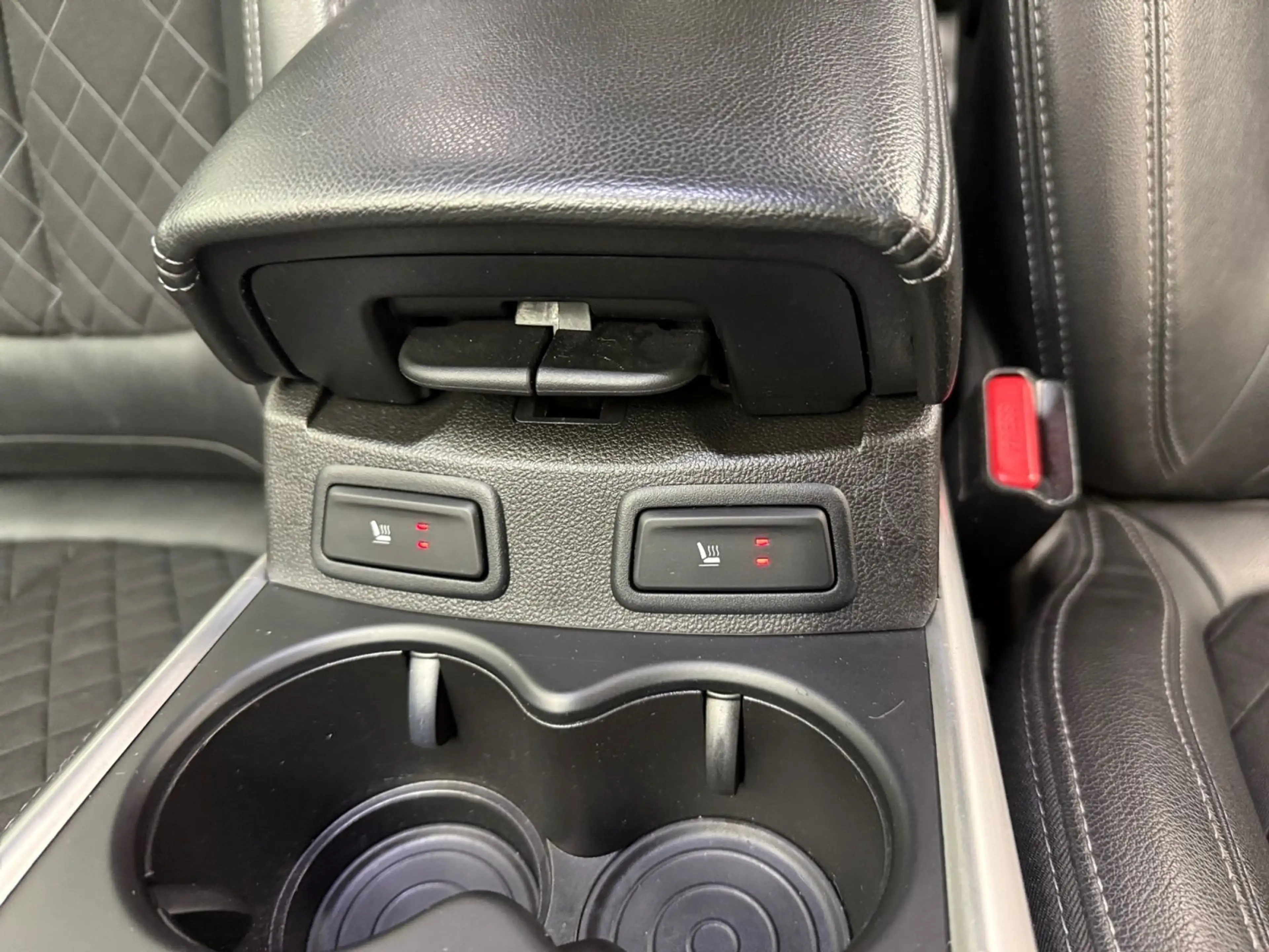 Renault Kadjar 1.3TCe BLACK EDITION EDC — photo 12