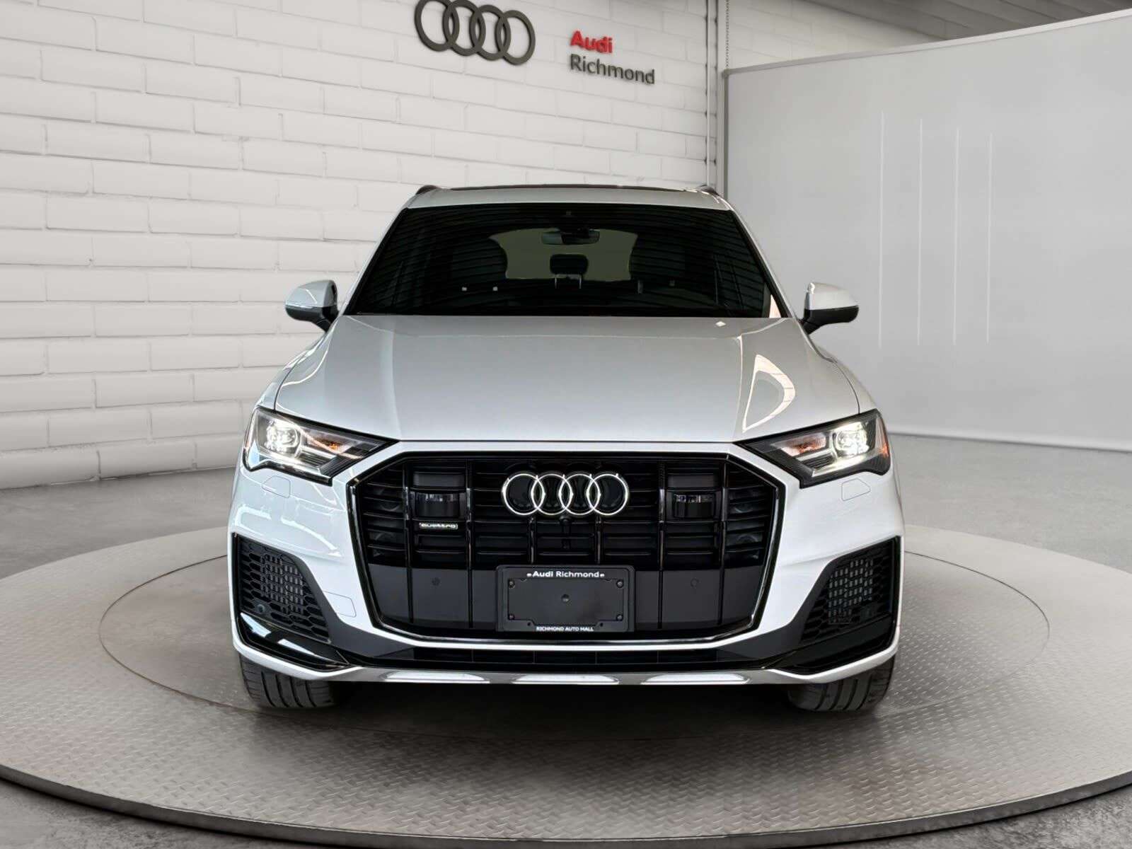 2022 Audi Q7 |TRAILER HITCH | 22 5V SPOKE STAR DESIGN WHEELS | — снимка 1