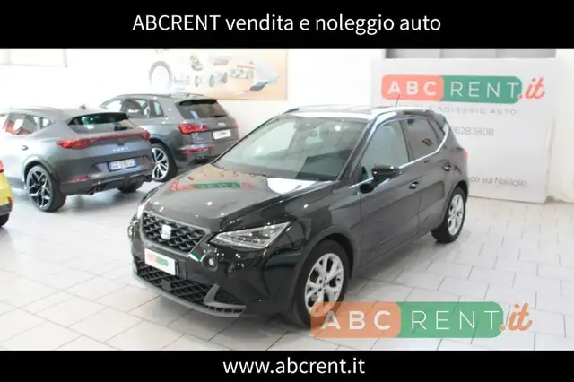 Seat Arona main image