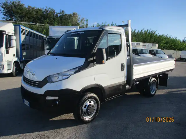 Iveco Daily 35C13 2.3 130CV E5 CASSONE FISSO CORTO 3.20 METRI