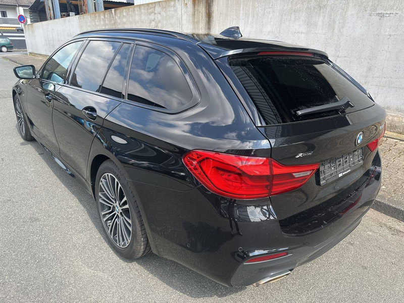 BMW 530 530i xDrive Touring Aut. Sport Line — photo 2
