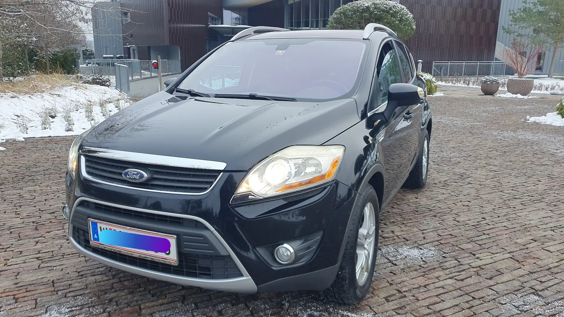 Ford Kuga 2,0 Titanium 4x4 TDCI DPF*Mit Pickerl* Schwarz - 1