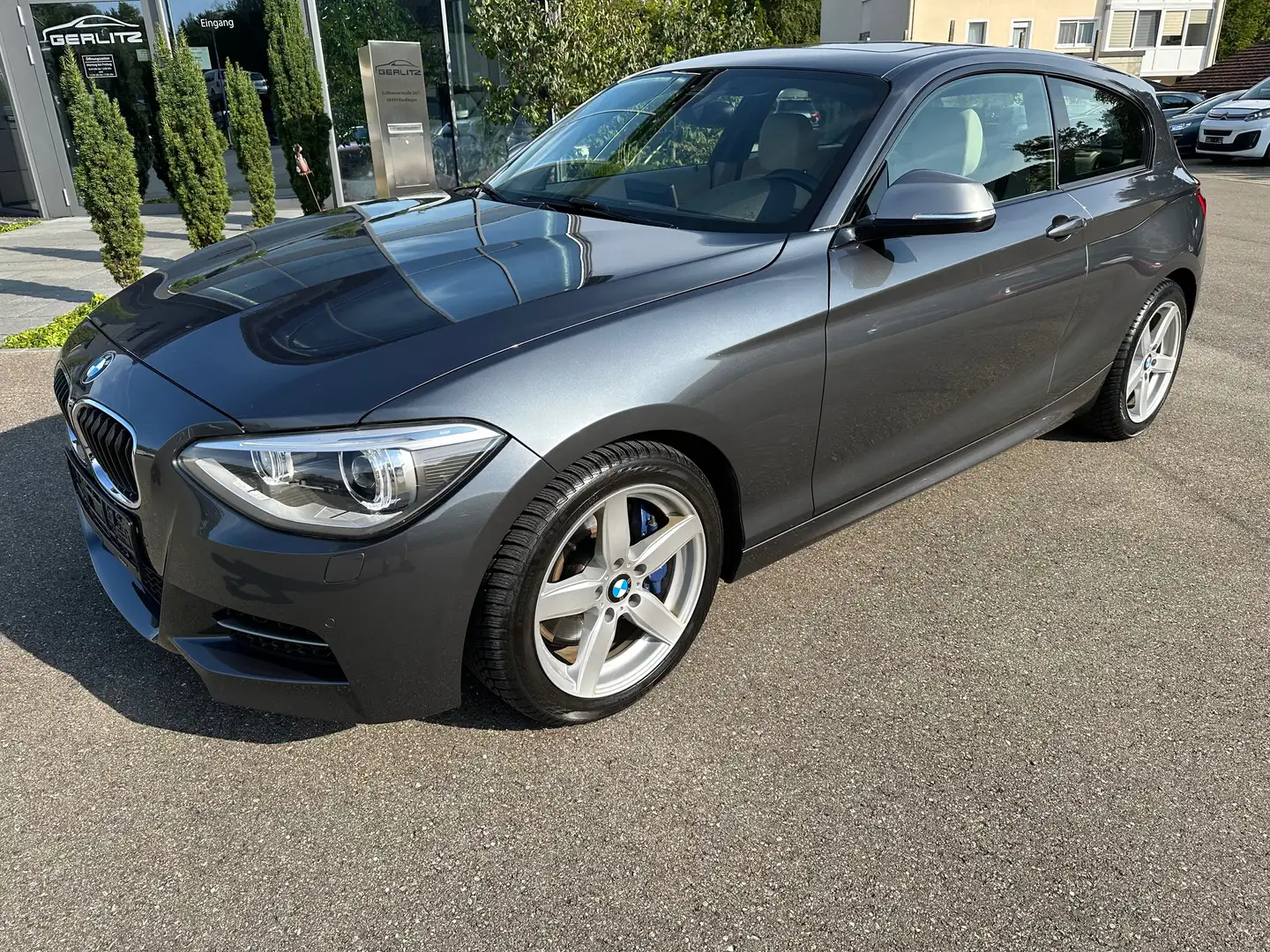 BMW 135 M135 i xDrive Grau - 1