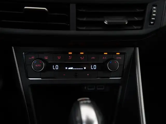 Volkswagen Polo view 11
