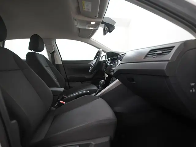 Volkswagen Polo view 3
