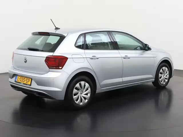 Volkswagen Polo view 4