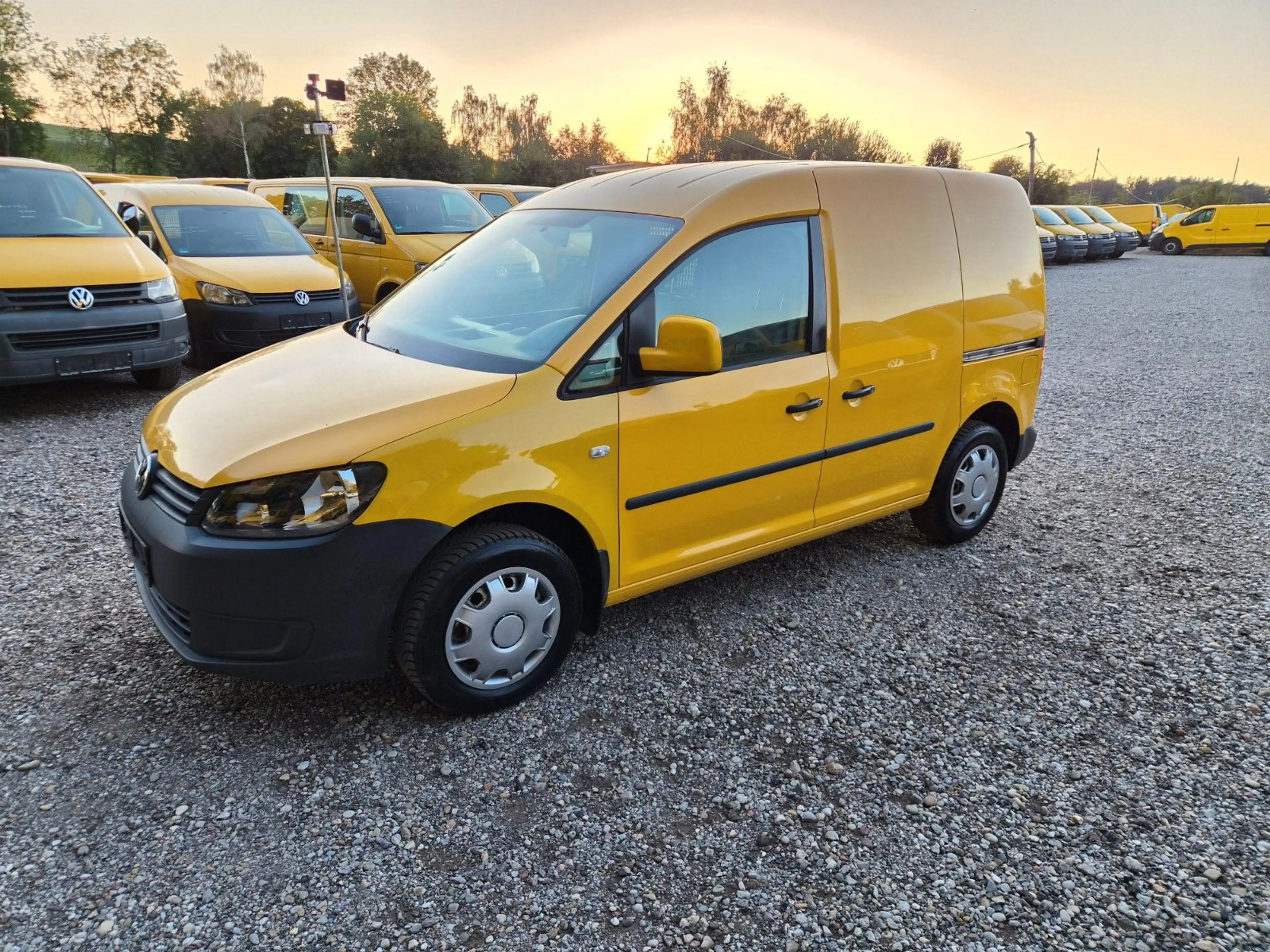 Volkswagen Caddy Klima Flügeltüre 2xSchiebetüre 1.Hd Blueth — photo 4