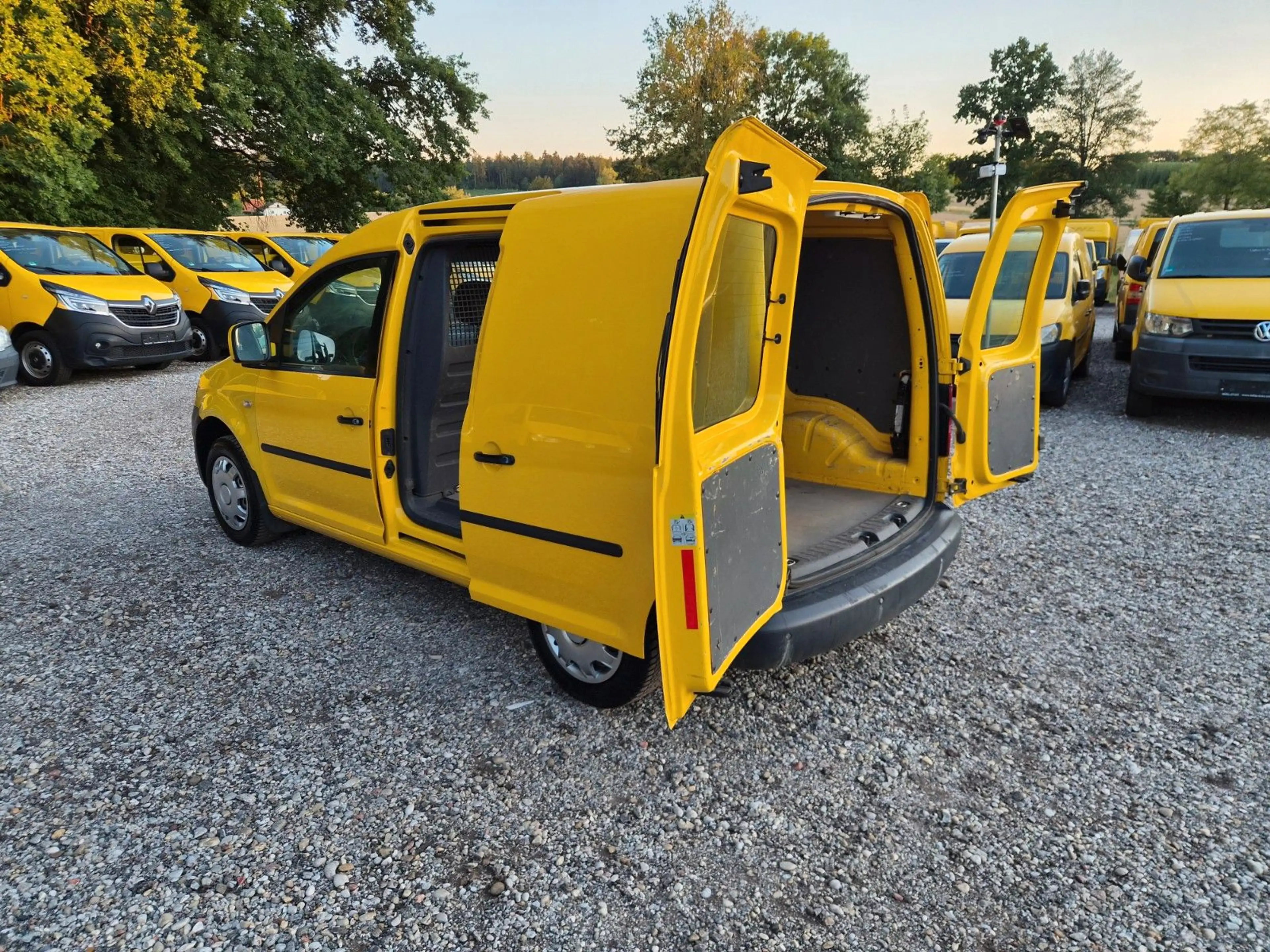 Volkswagen Caddy Klima Flügeltüre 2xSchiebetüre 1.Hd Blueth — photo 13